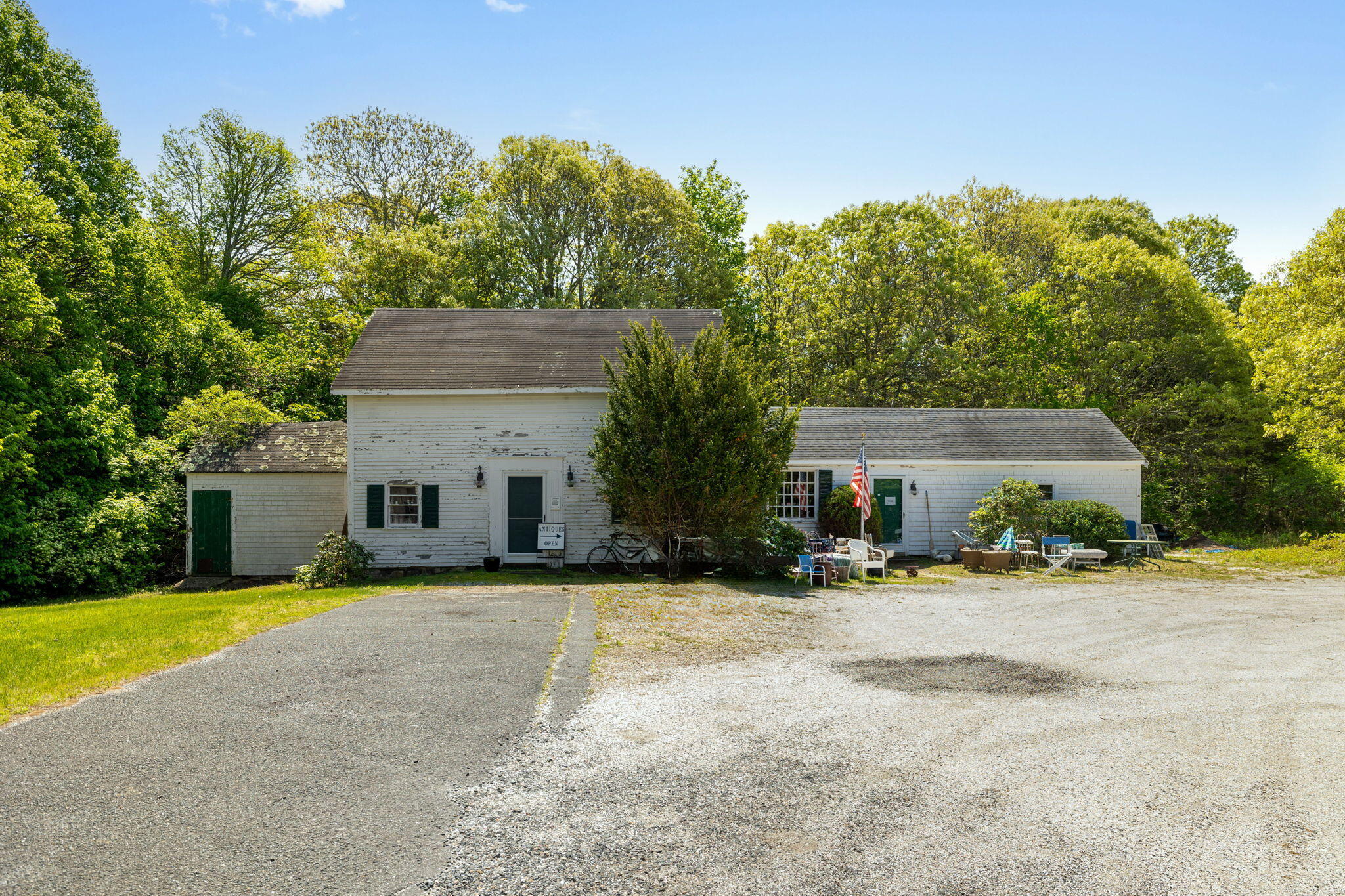1424 Main Street