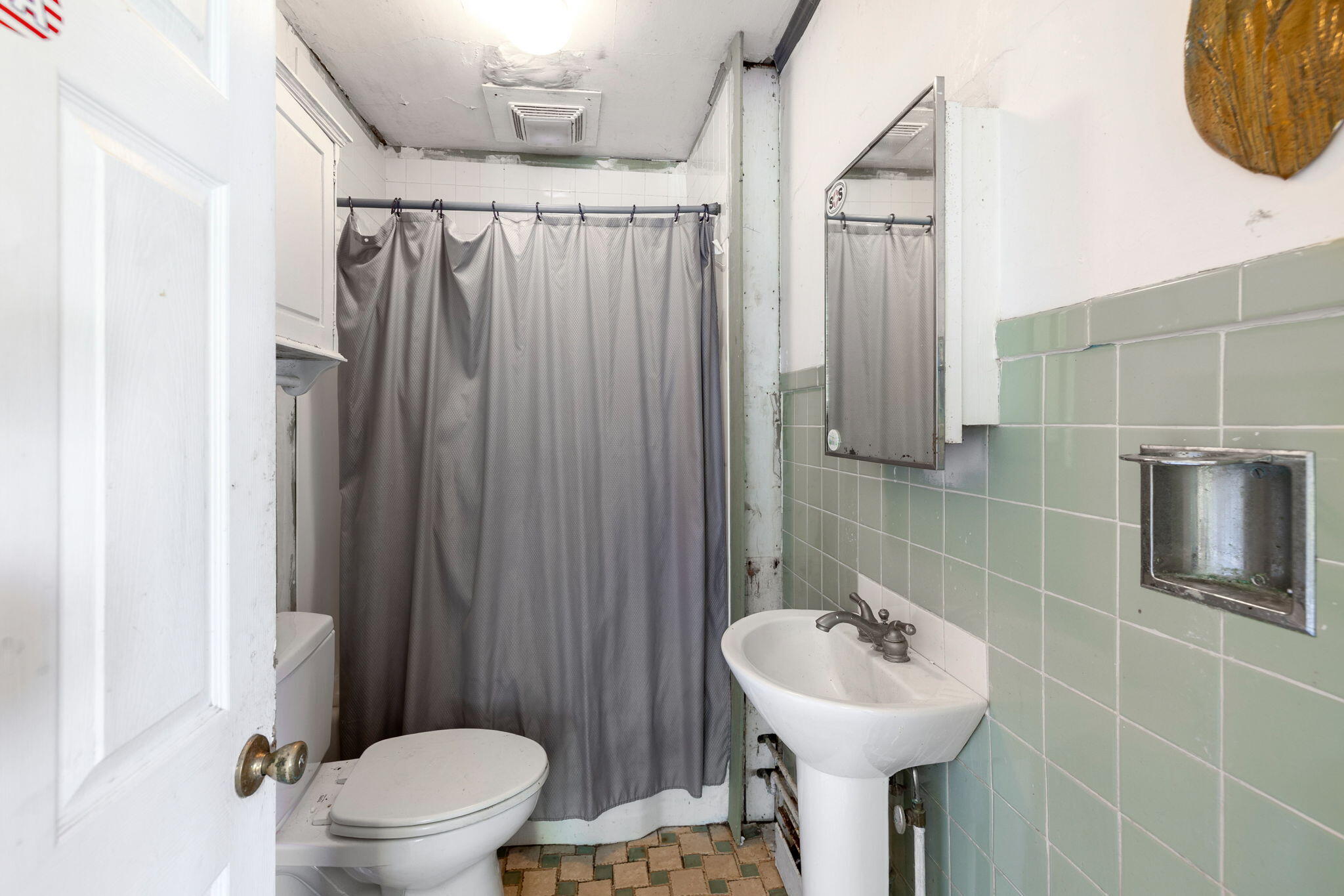 1424 Main Street