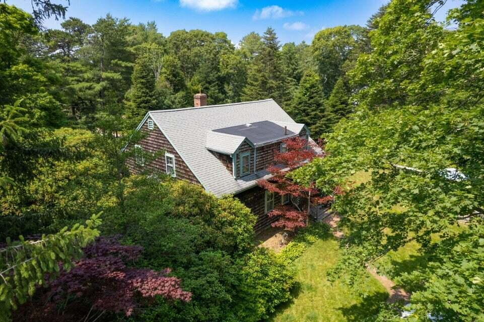 58 LOOMIS Lane