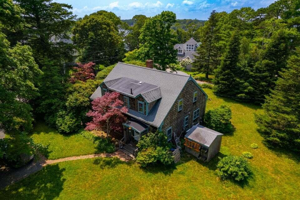 58 LOOMIS Lane