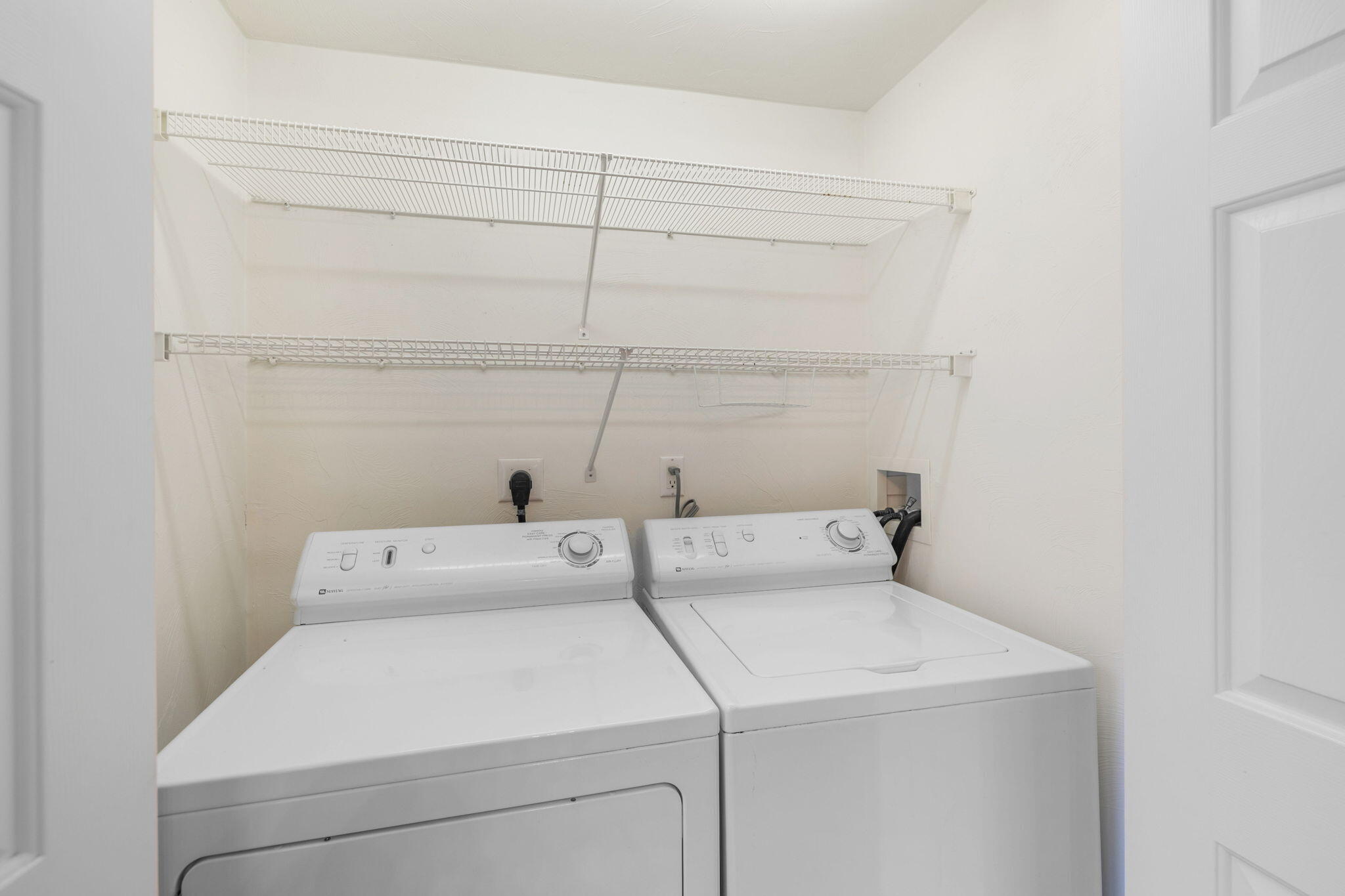33 W WOODS Circle