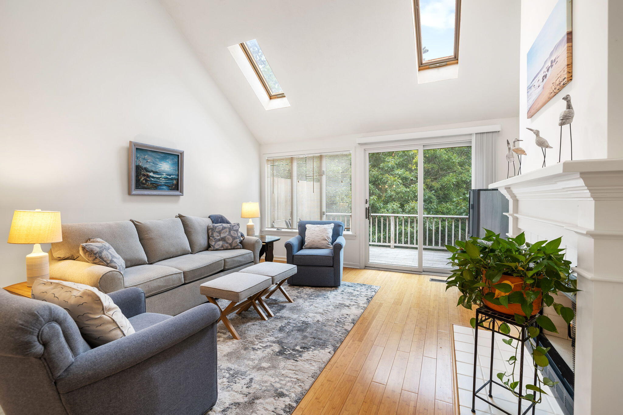 33 W WOODS Circle