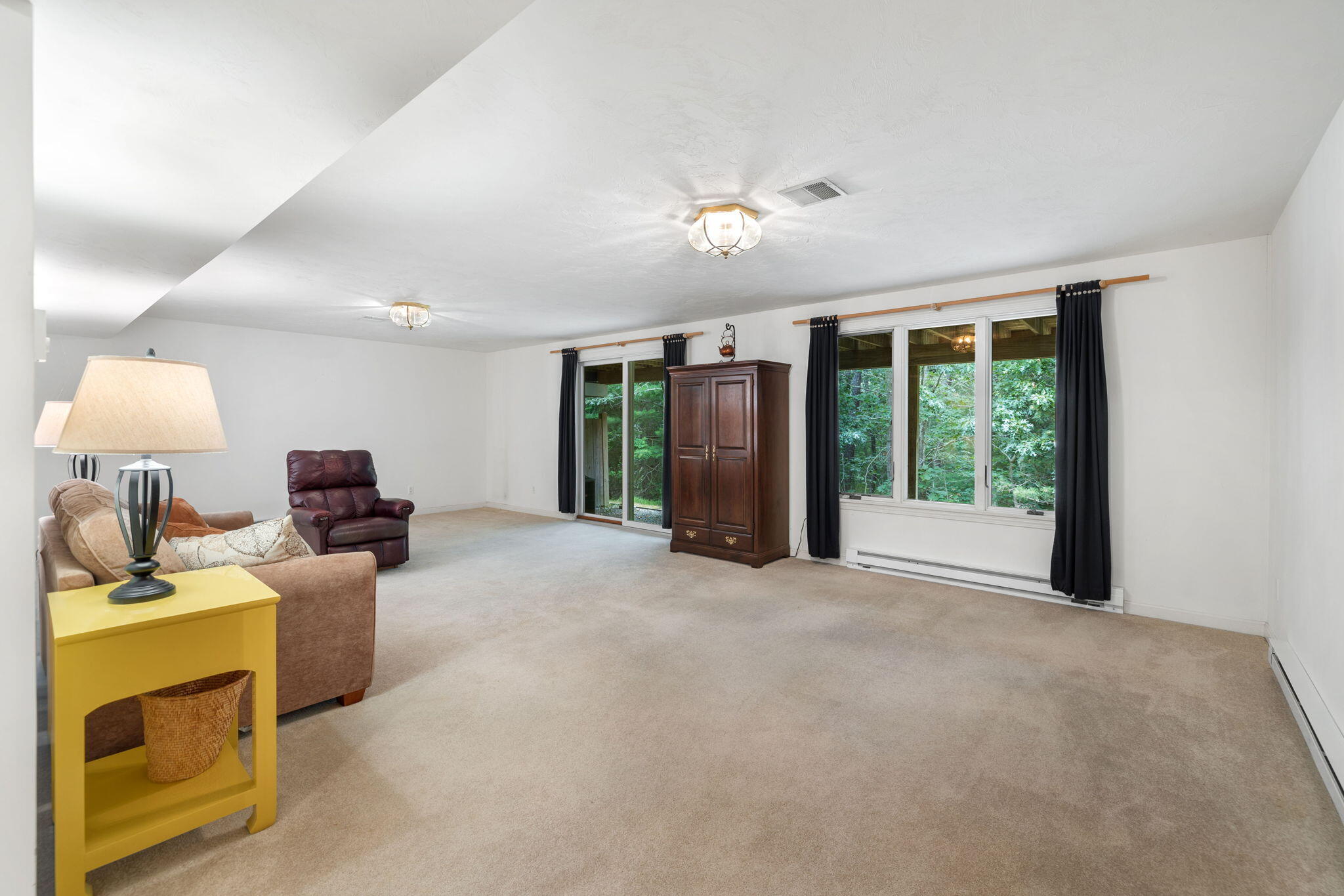33 W WOODS Circle