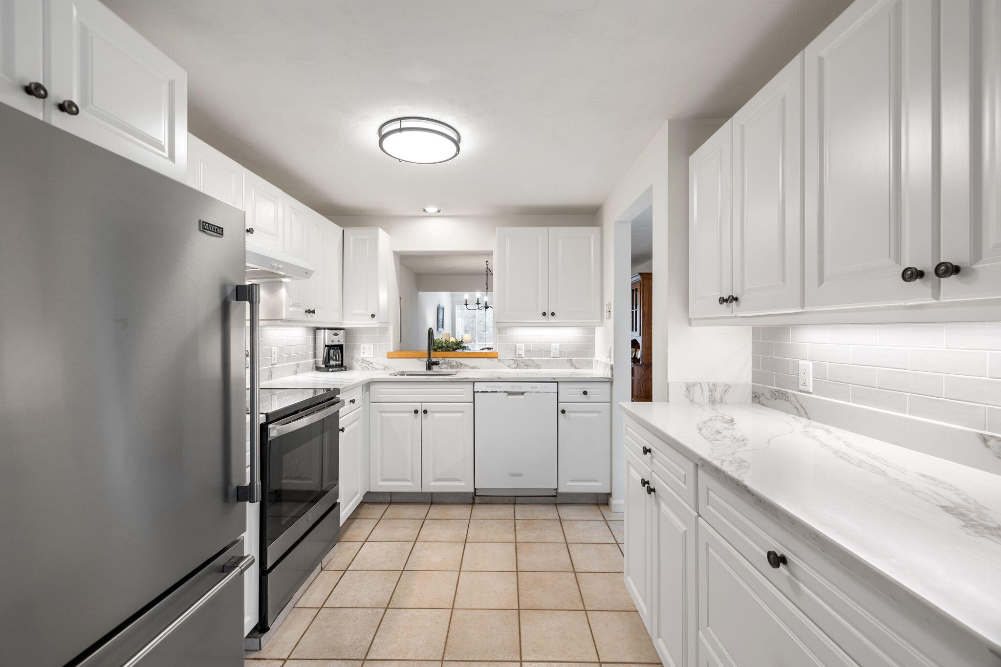 33 W WOODS Circle