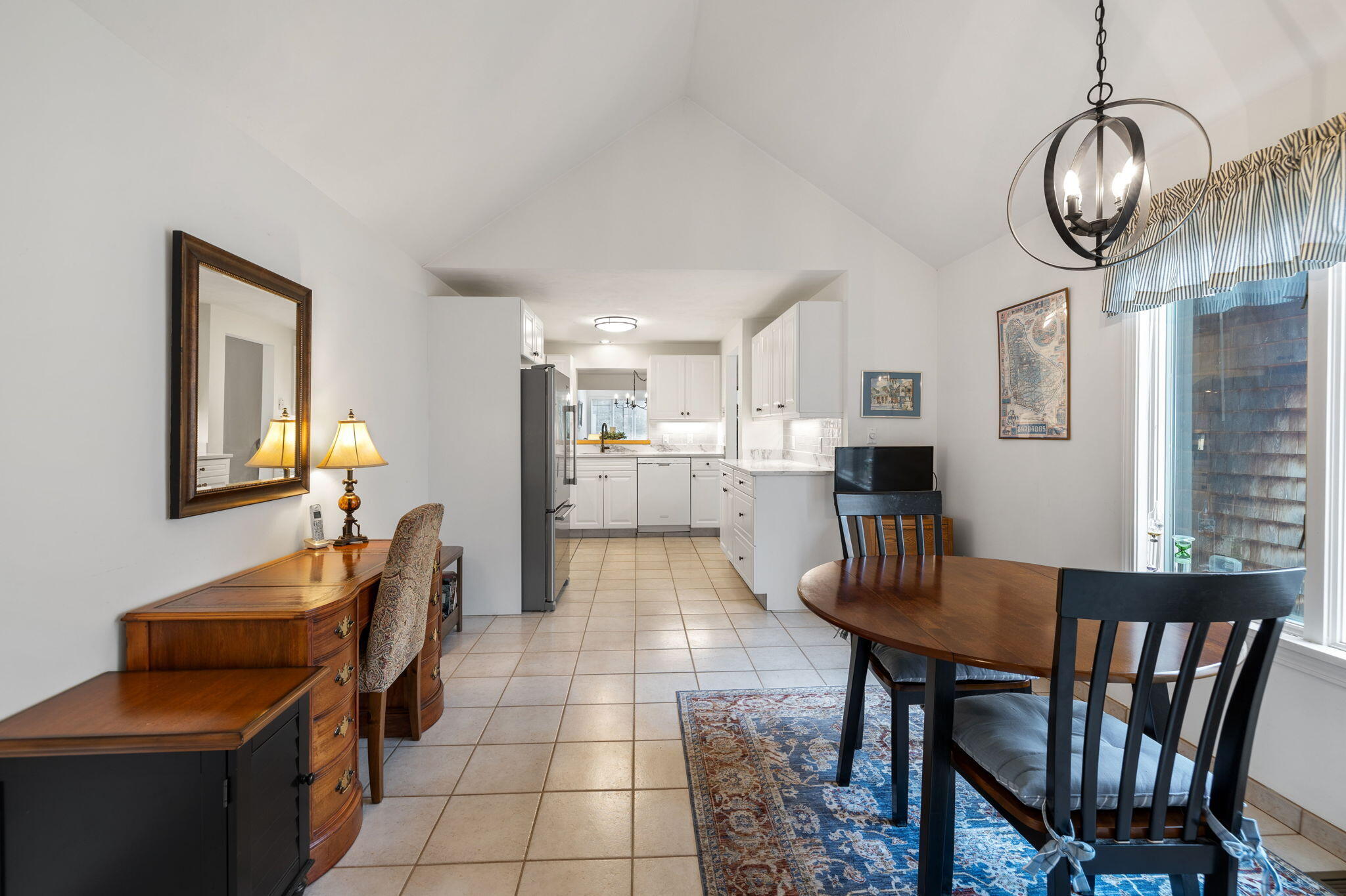 33 W WOODS Circle