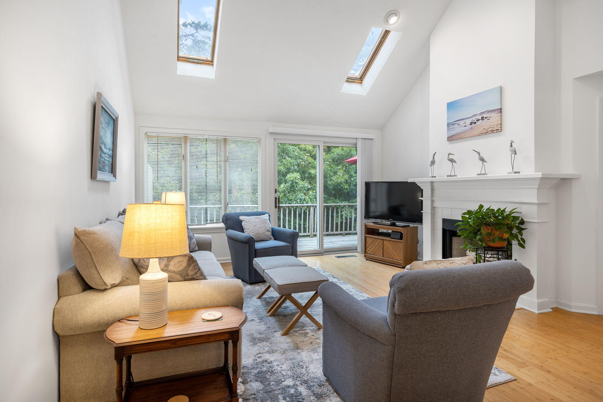 33 W WOODS Circle