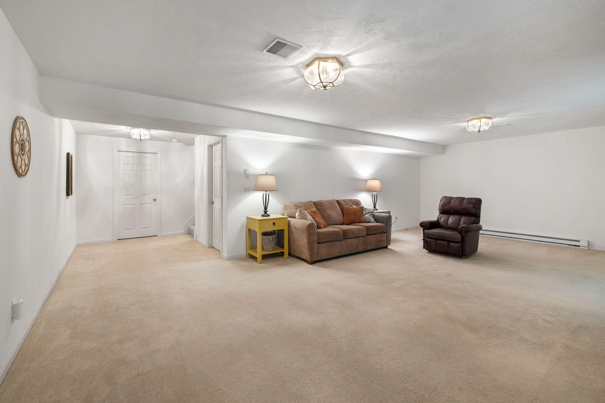 33 W WOODS Circle