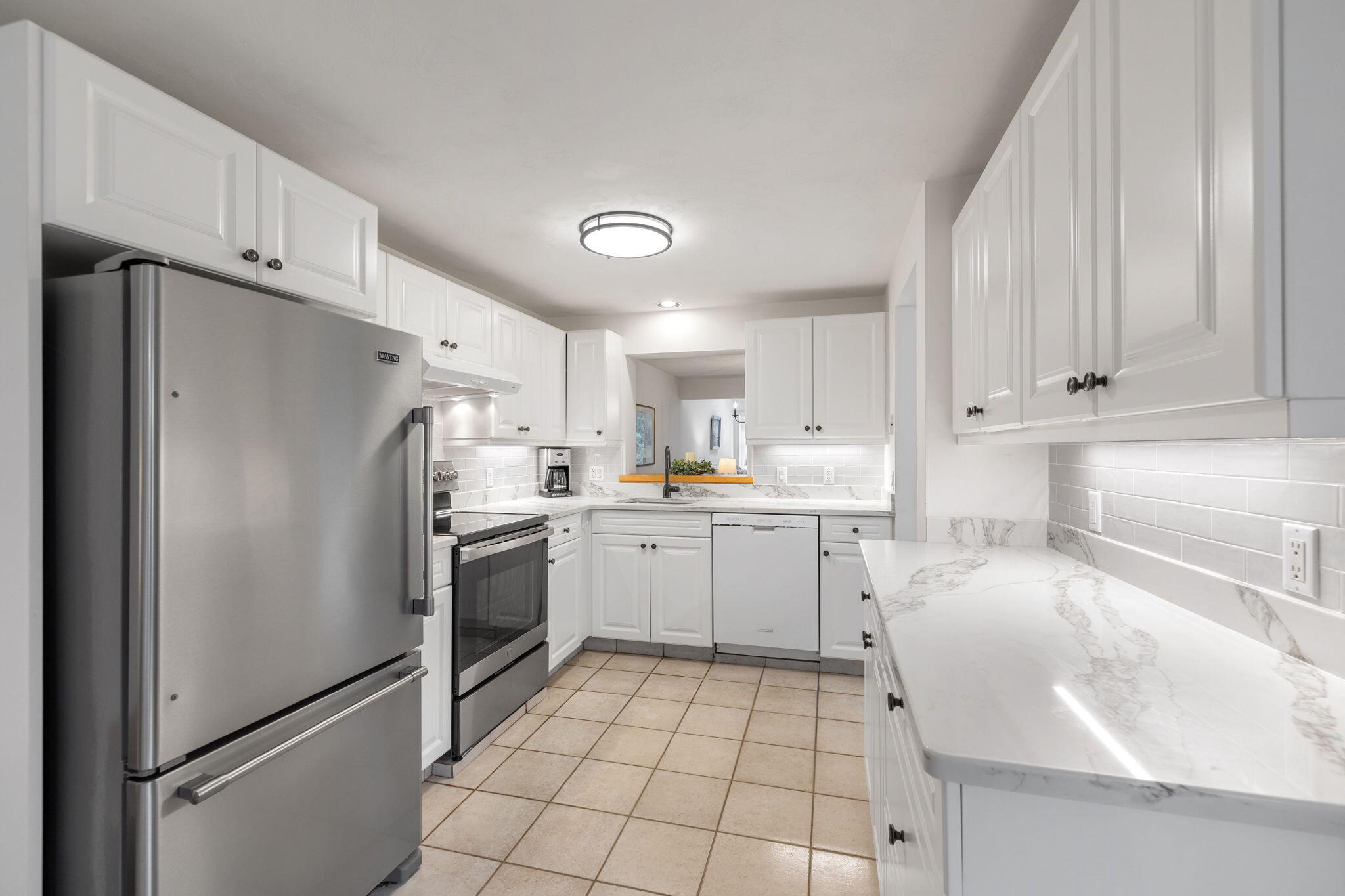 33 W WOODS Circle