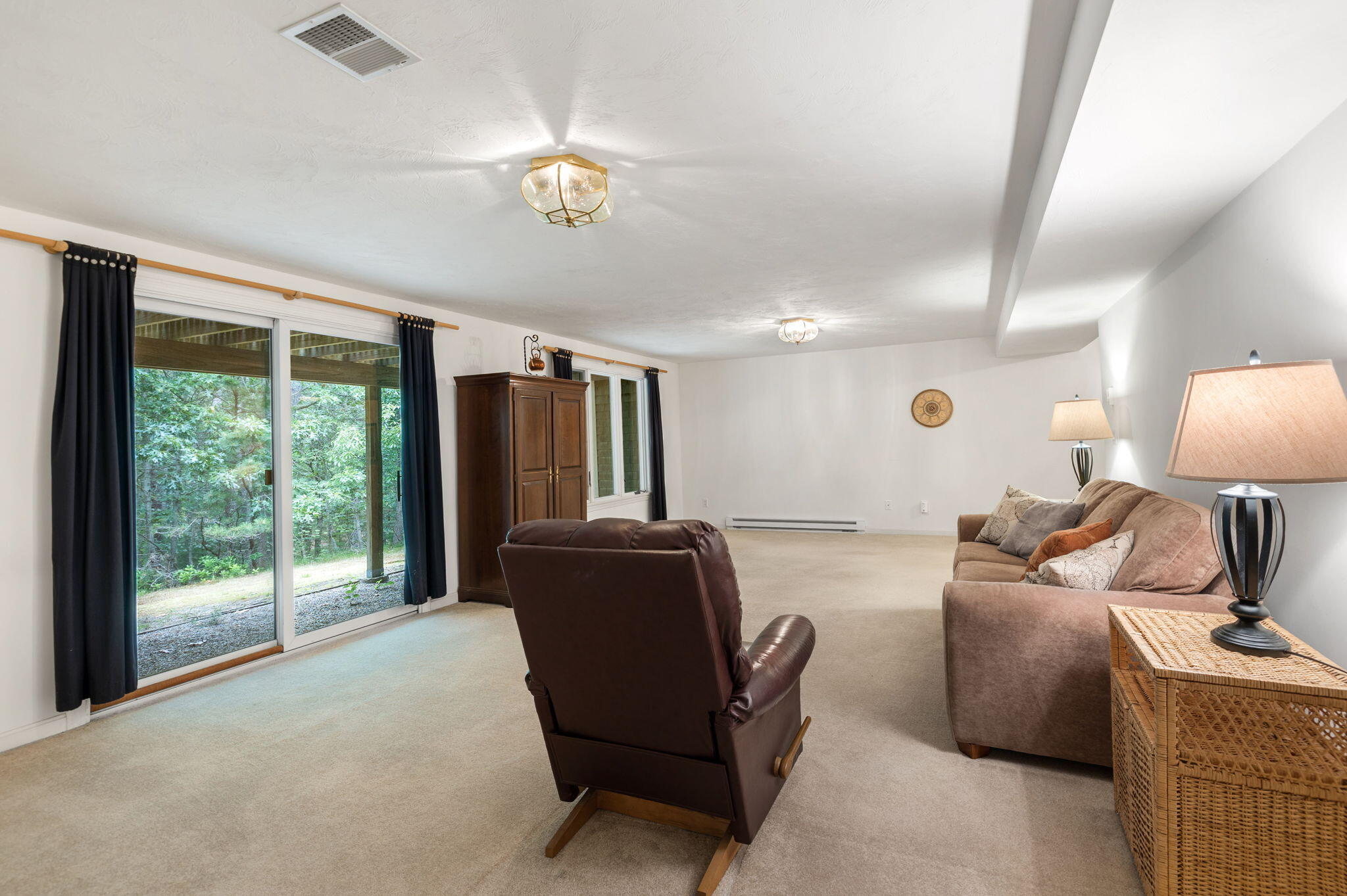 33 W WOODS Circle
