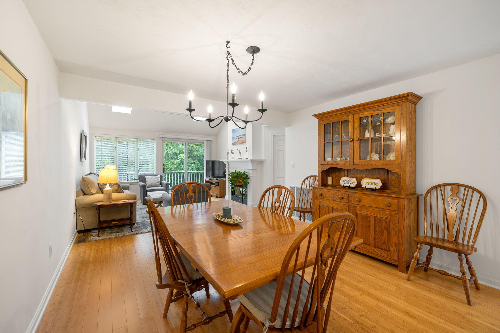 33 W WOODS Circle