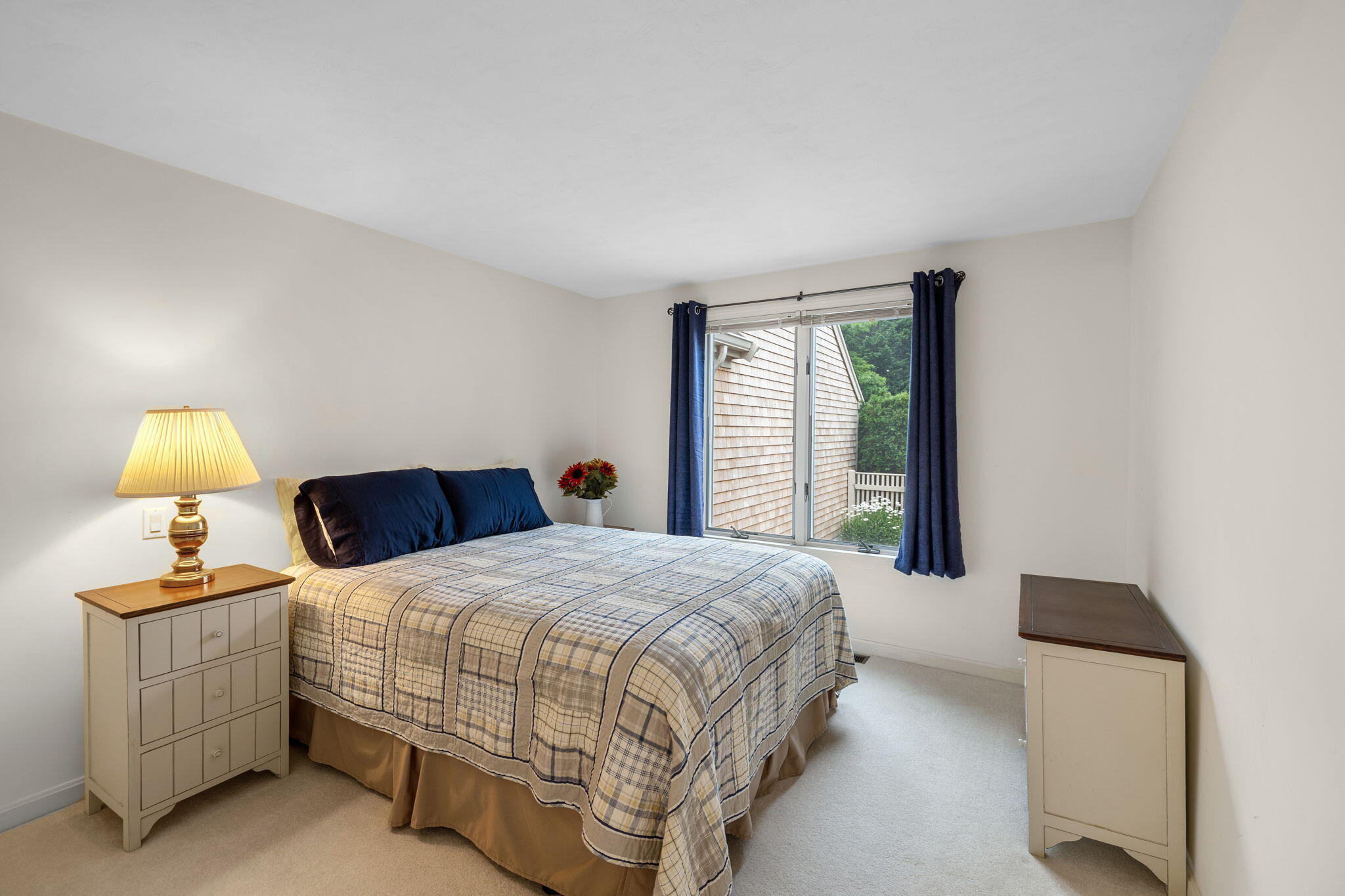 33 W WOODS Circle