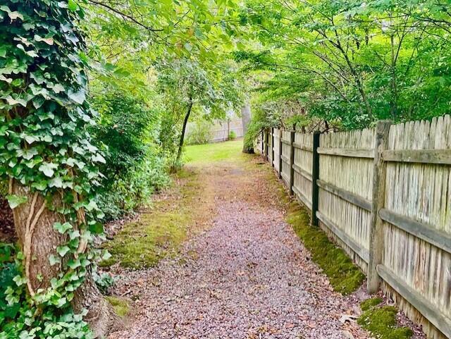 39 Lakewood Drive