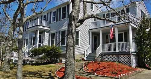 32 NIAGARA Lane