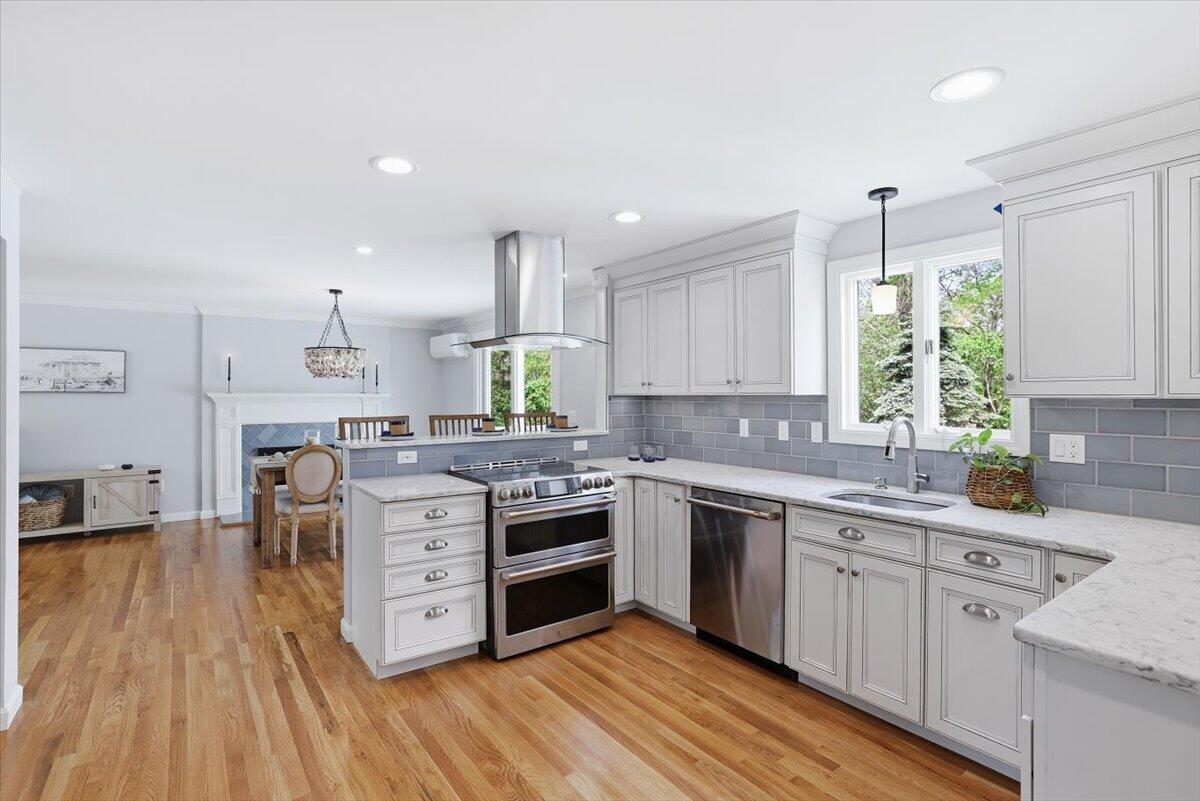 10 Old Colony Way