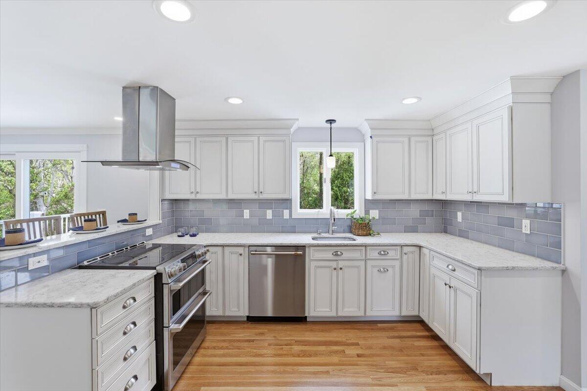 10 Old Colony Way