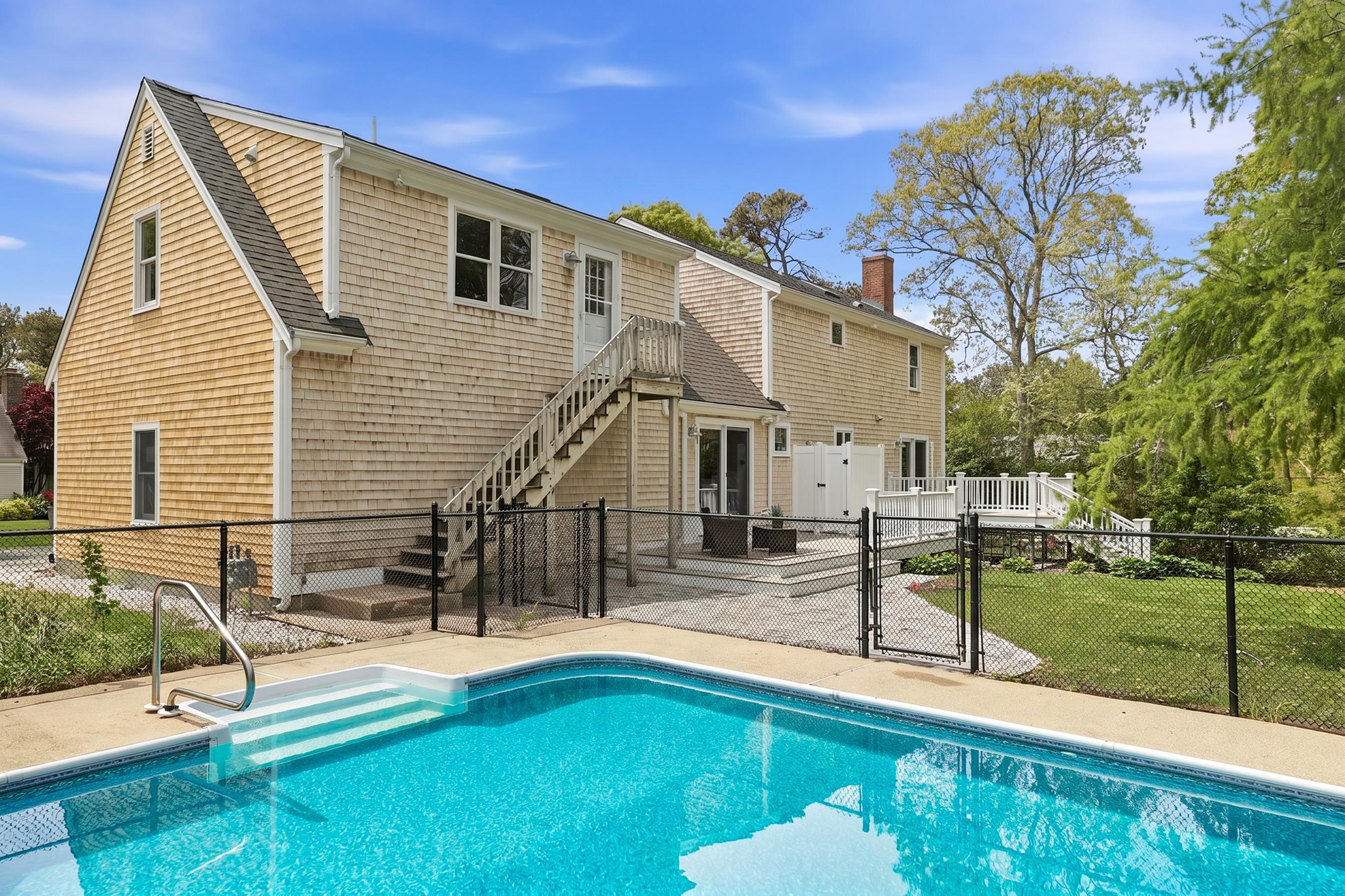 10 OLD COLONY Way