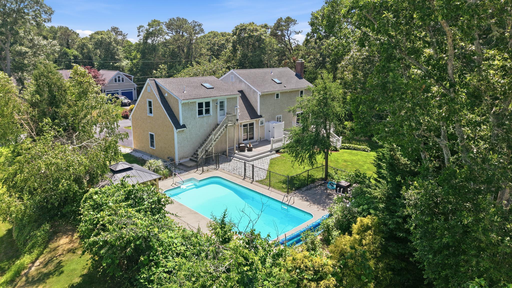 10 OLD COLONY Way