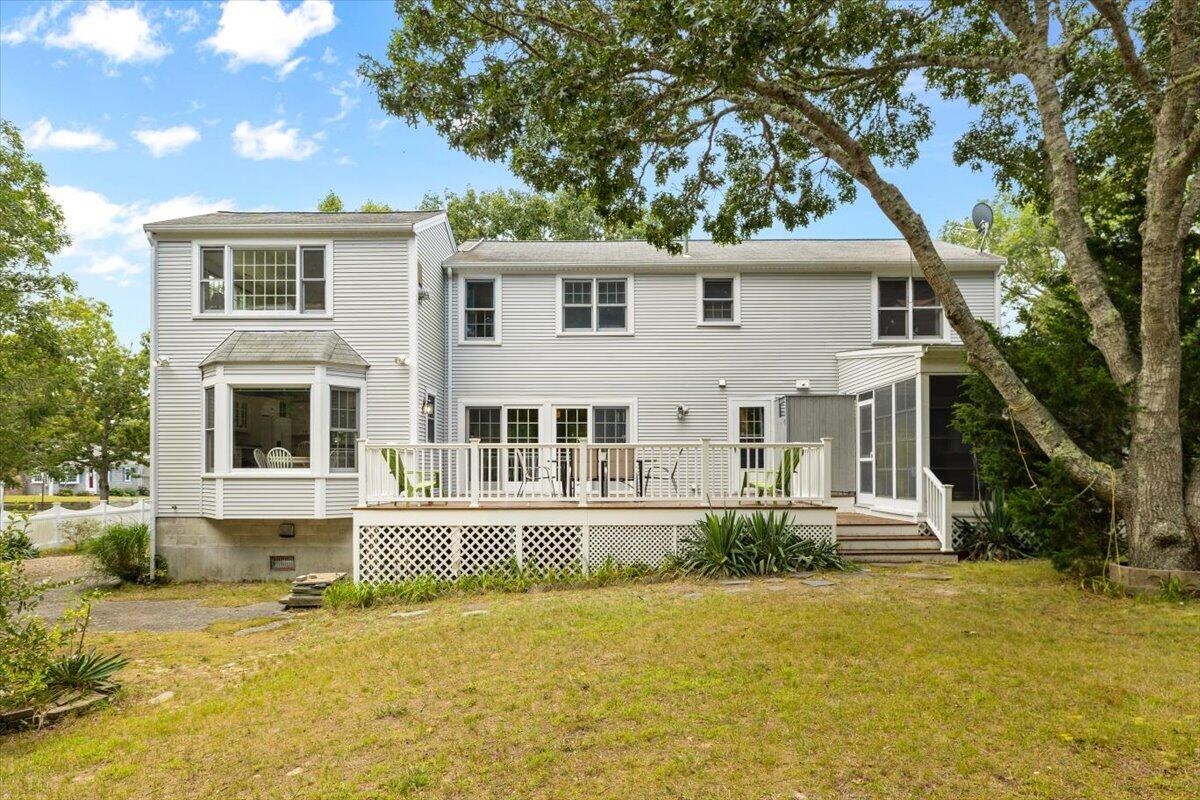 32 NIAGARA Lane