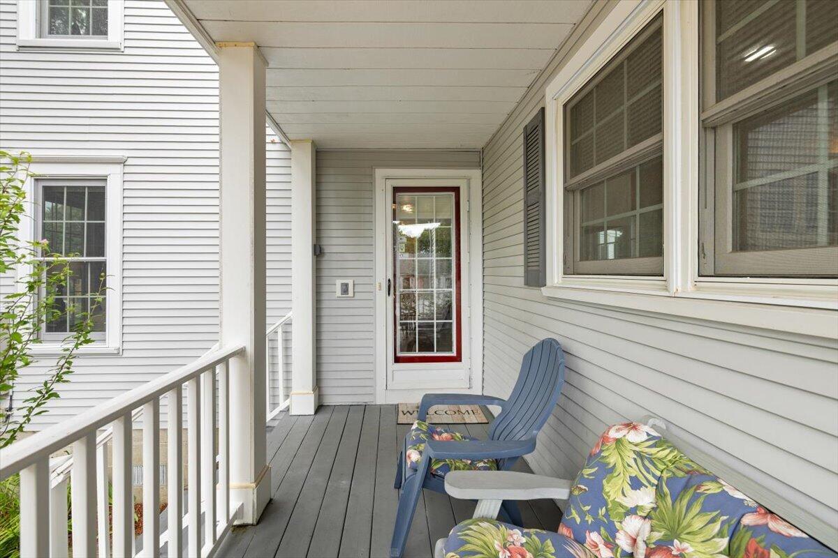 32 NIAGARA Lane