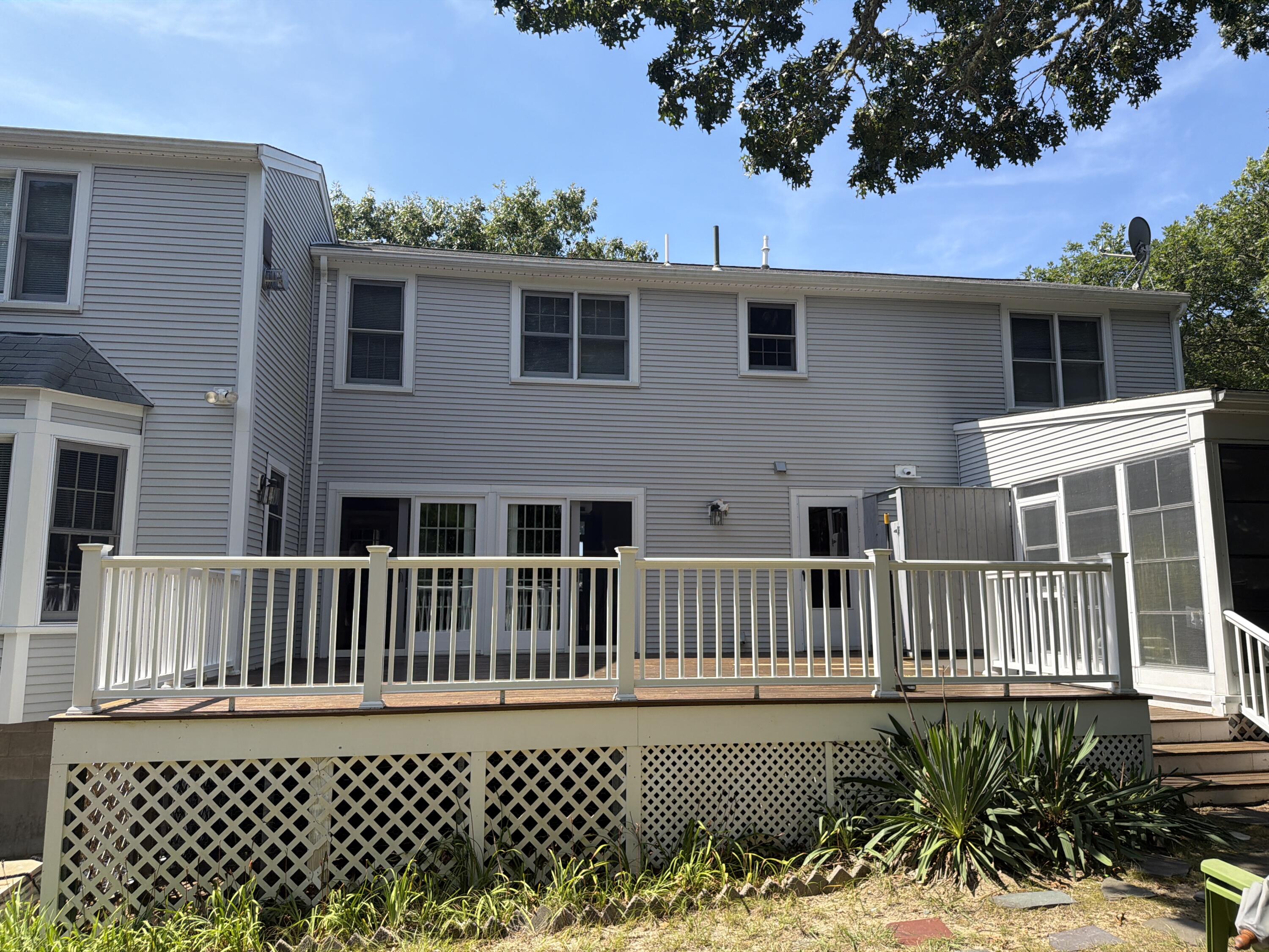 32 NIAGARA Lane