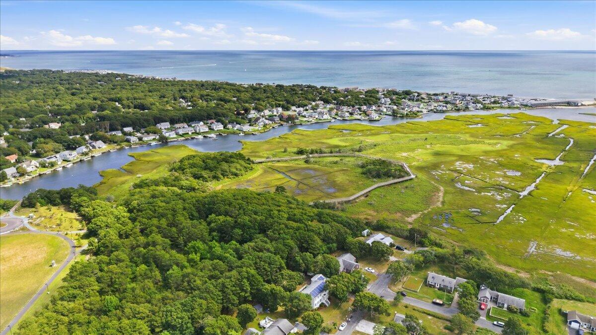32 NIAGARA Lane