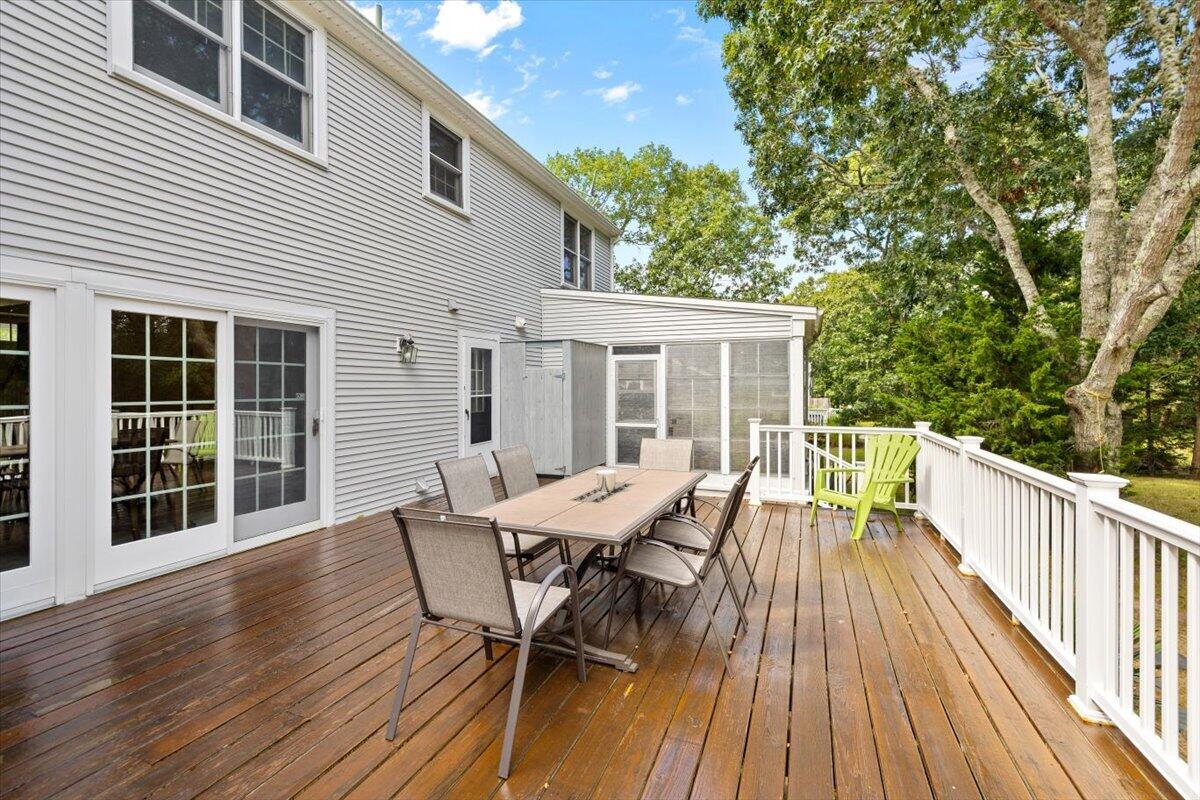 32 NIAGARA Lane