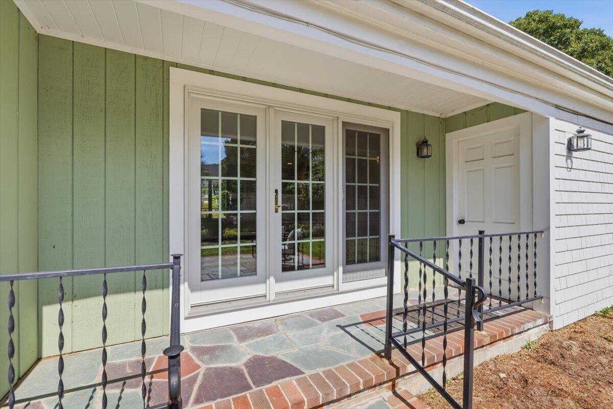 11 KIT CARSON Way
