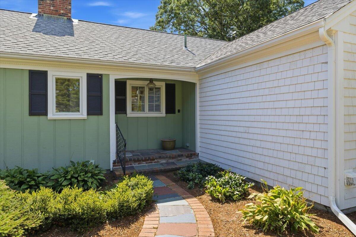 11 KIT CARSON Way