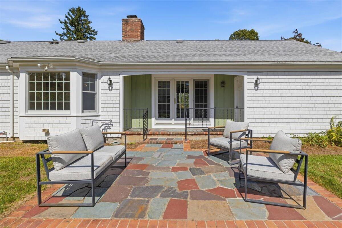 11 KIT CARSON Way