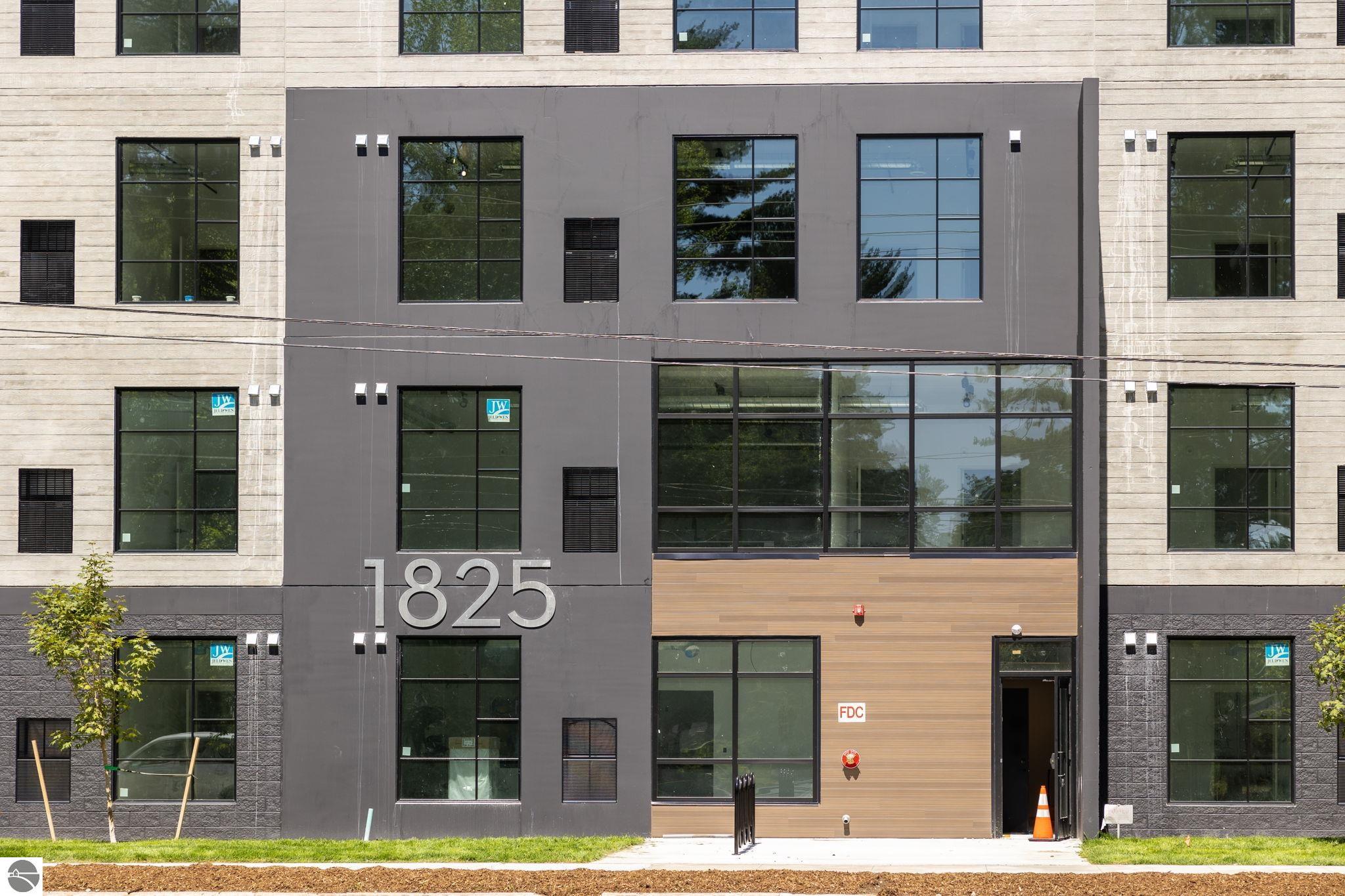 1825 E Eighth Street Unit Unit 439