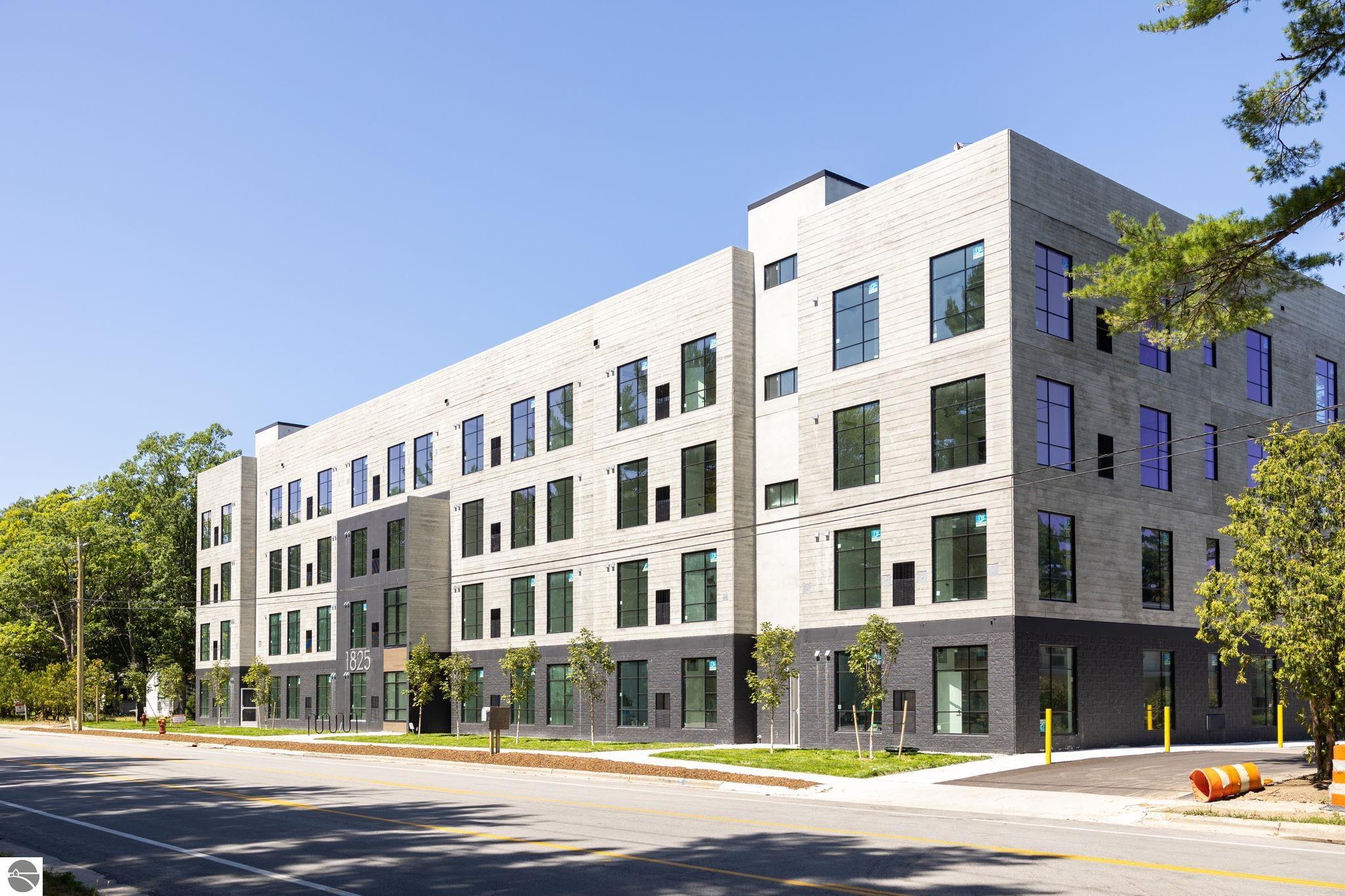 1825 E Eighth Street Unit Unit 439
