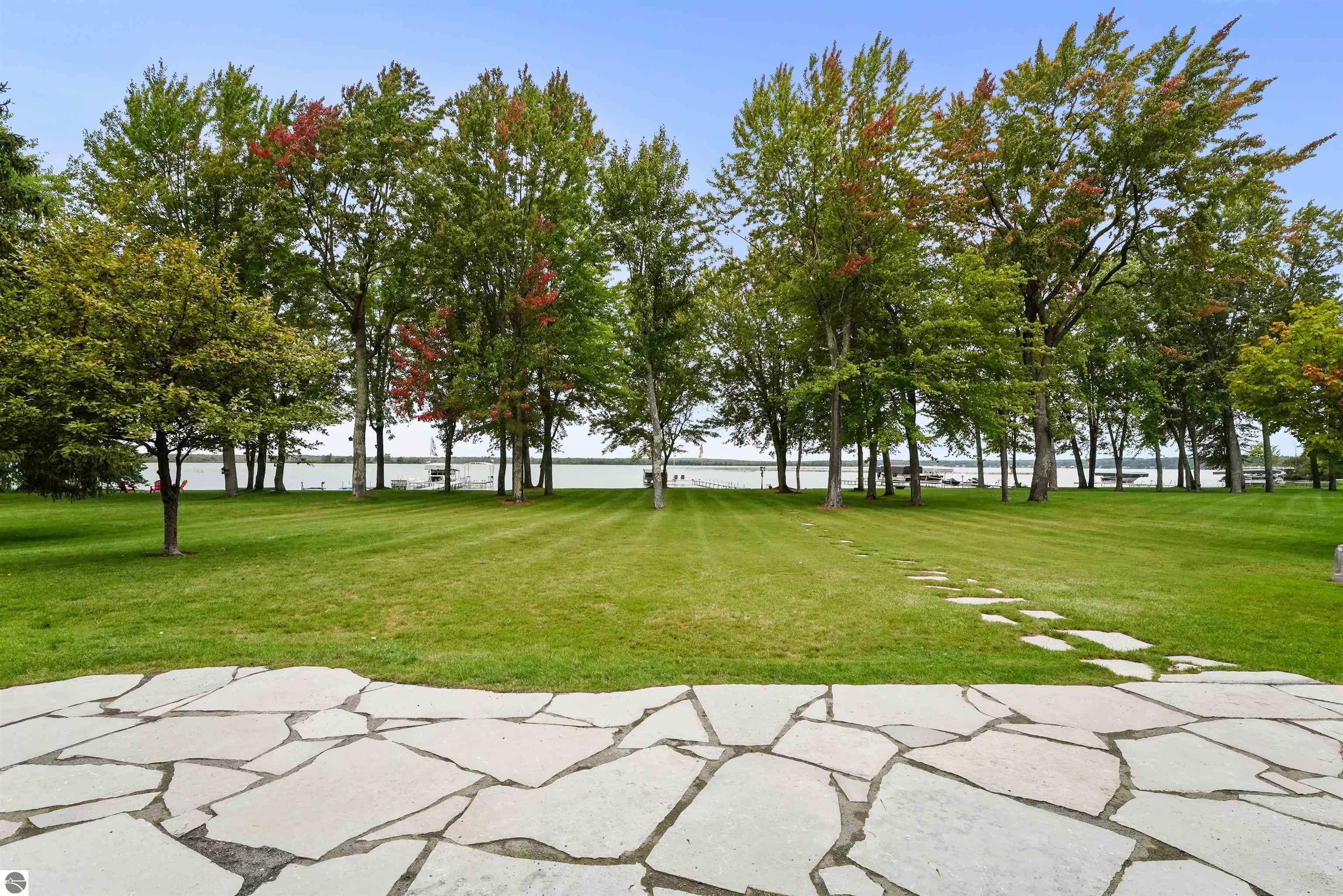 11246 Kings Point