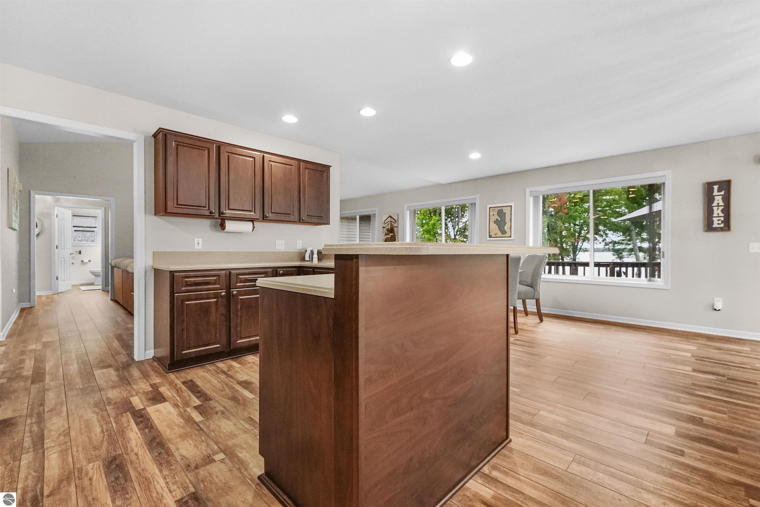 11246 Kings Point