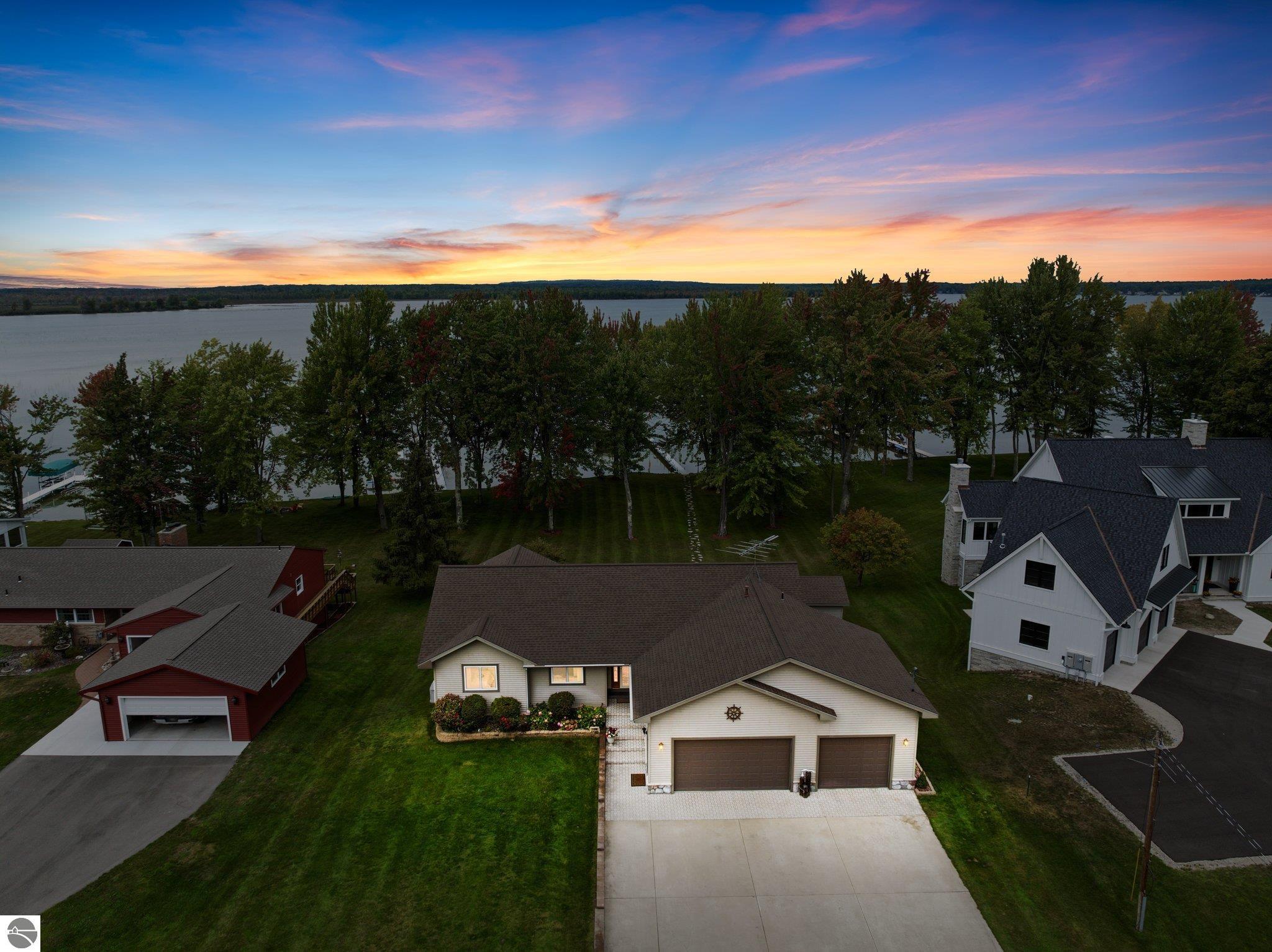 11246 Kings Point