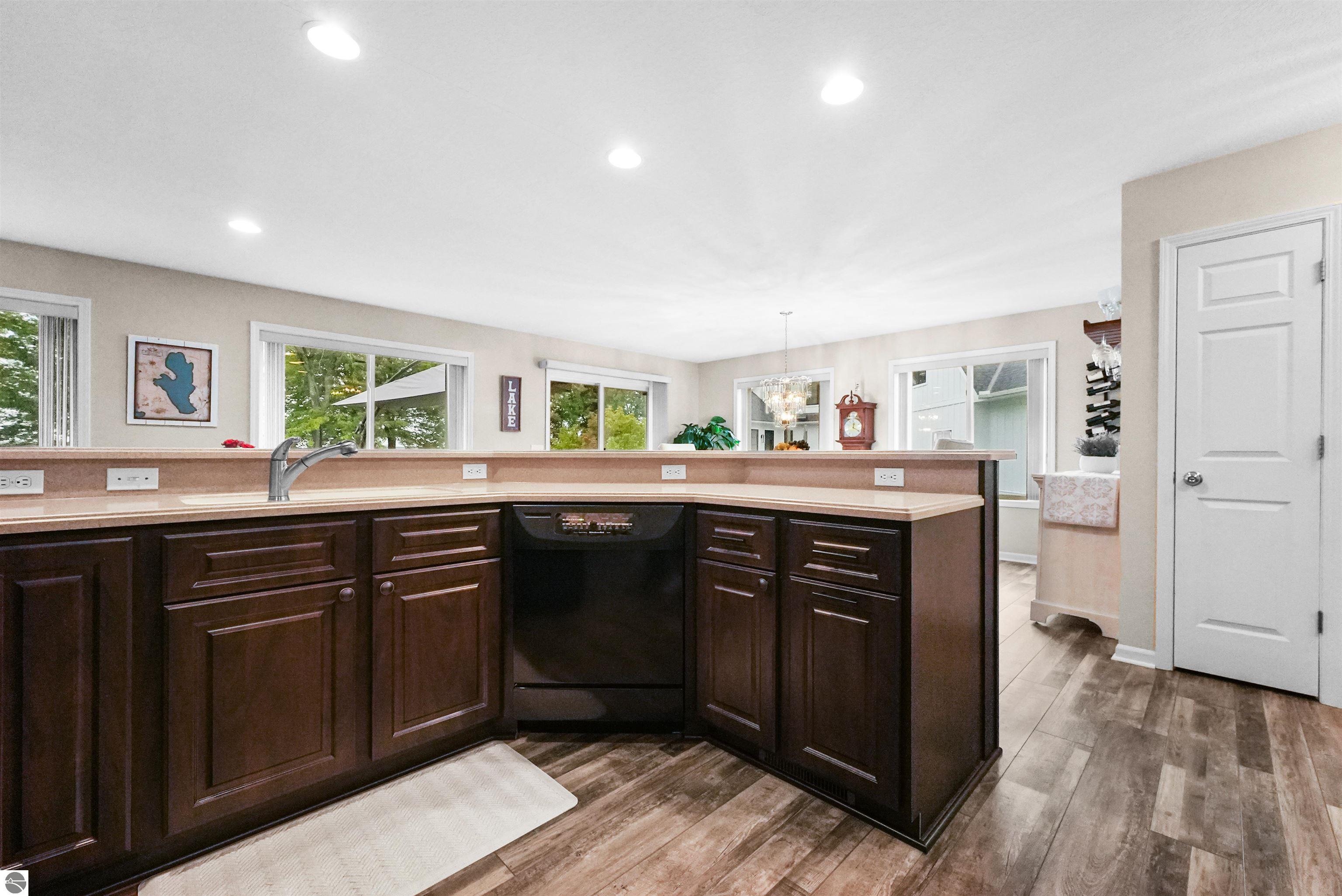 11246 Kings Point