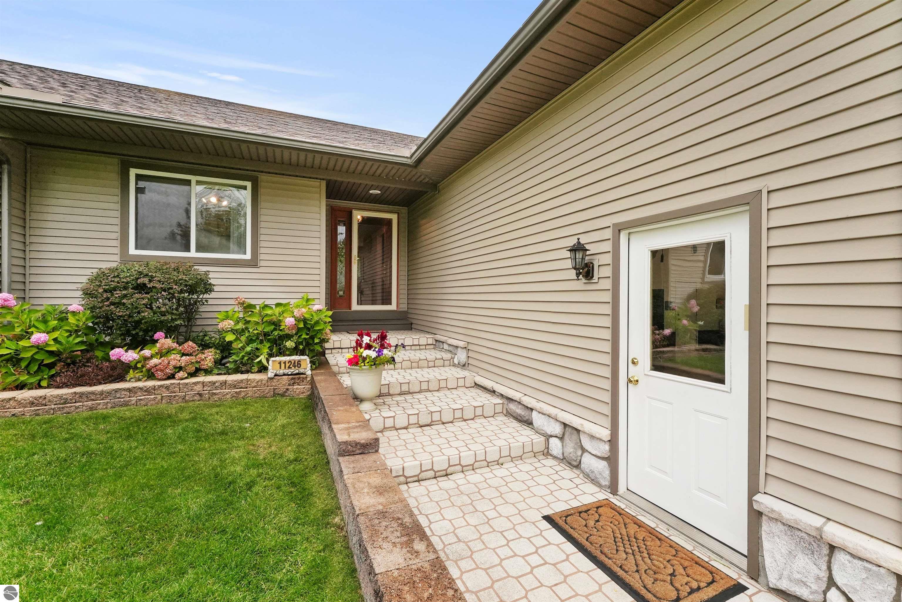 11246 Kings Point