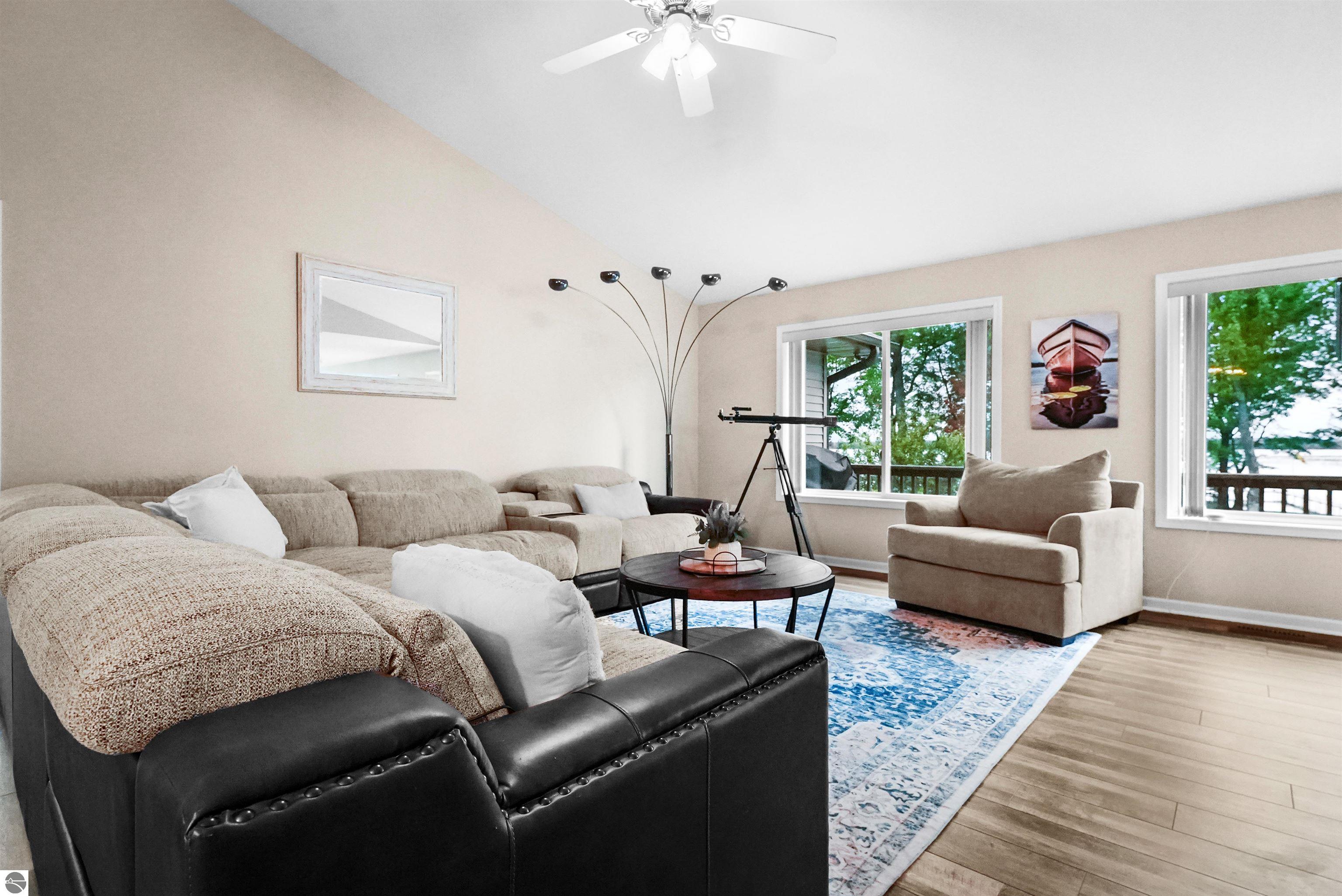 11246 Kings Point