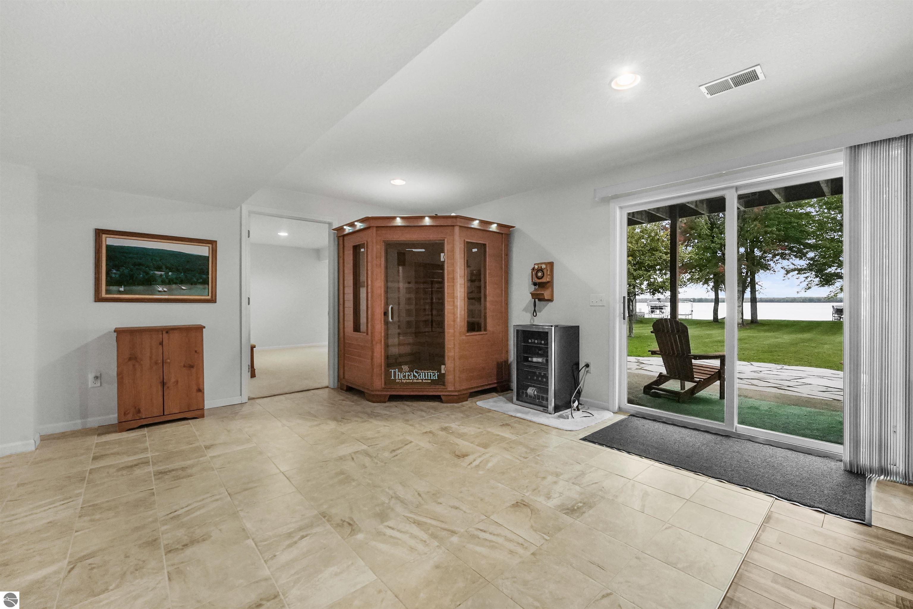 11246 Kings Point