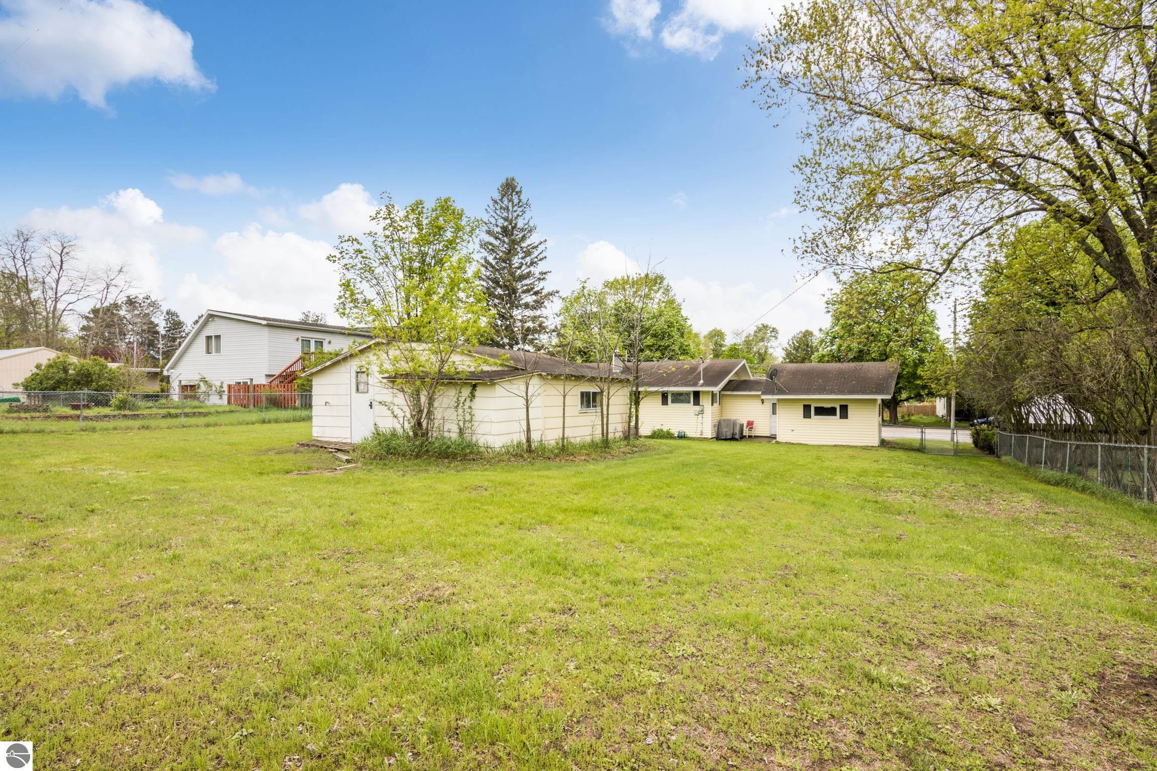 8695 S Maple City Road