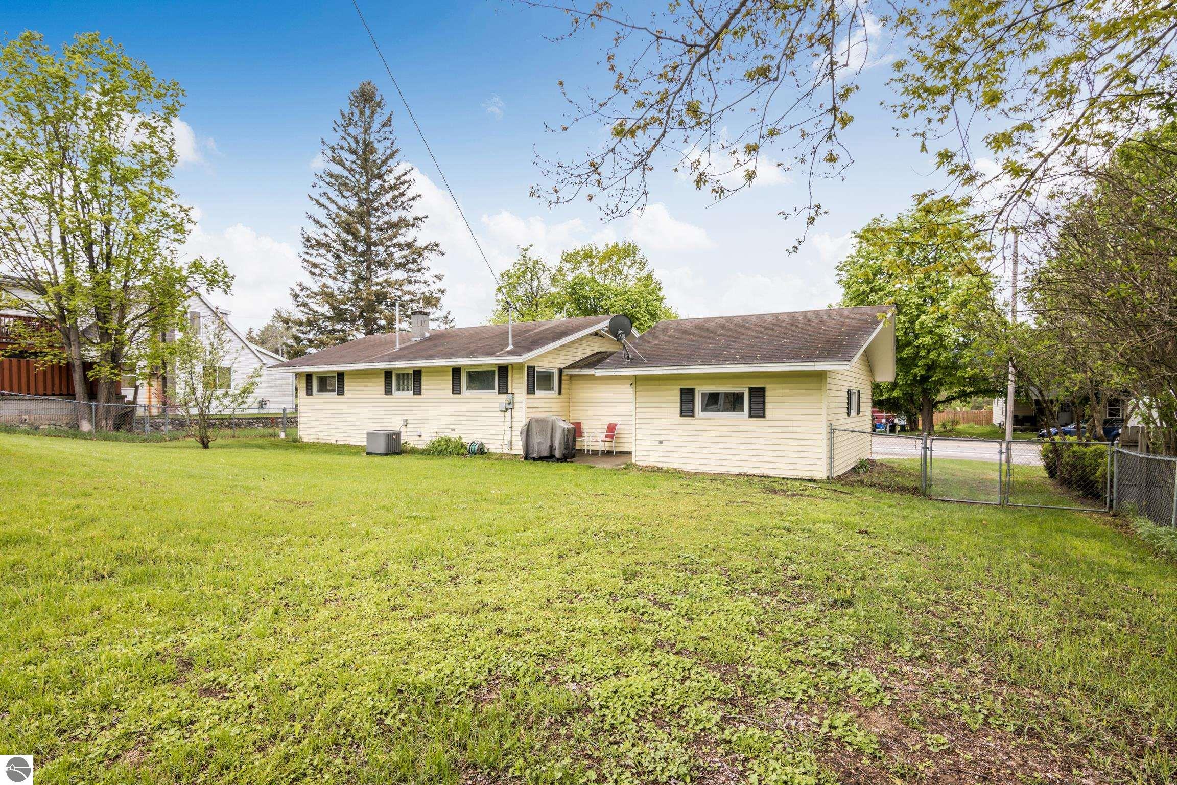 8695 S Maple City Road