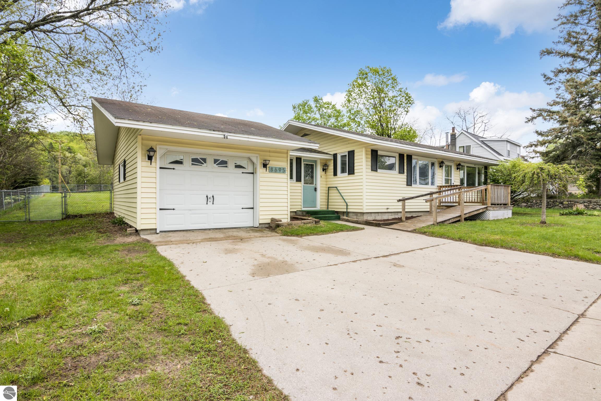 8695 S Maple City Road