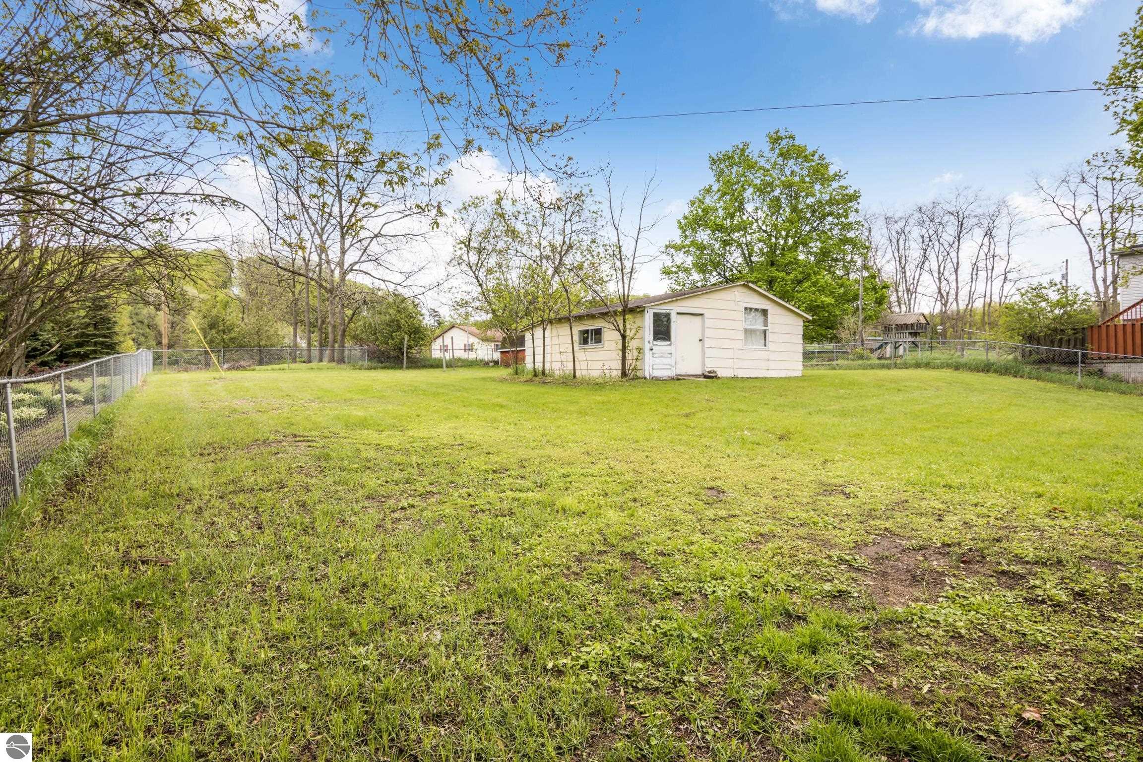 8695 S Maple City Road