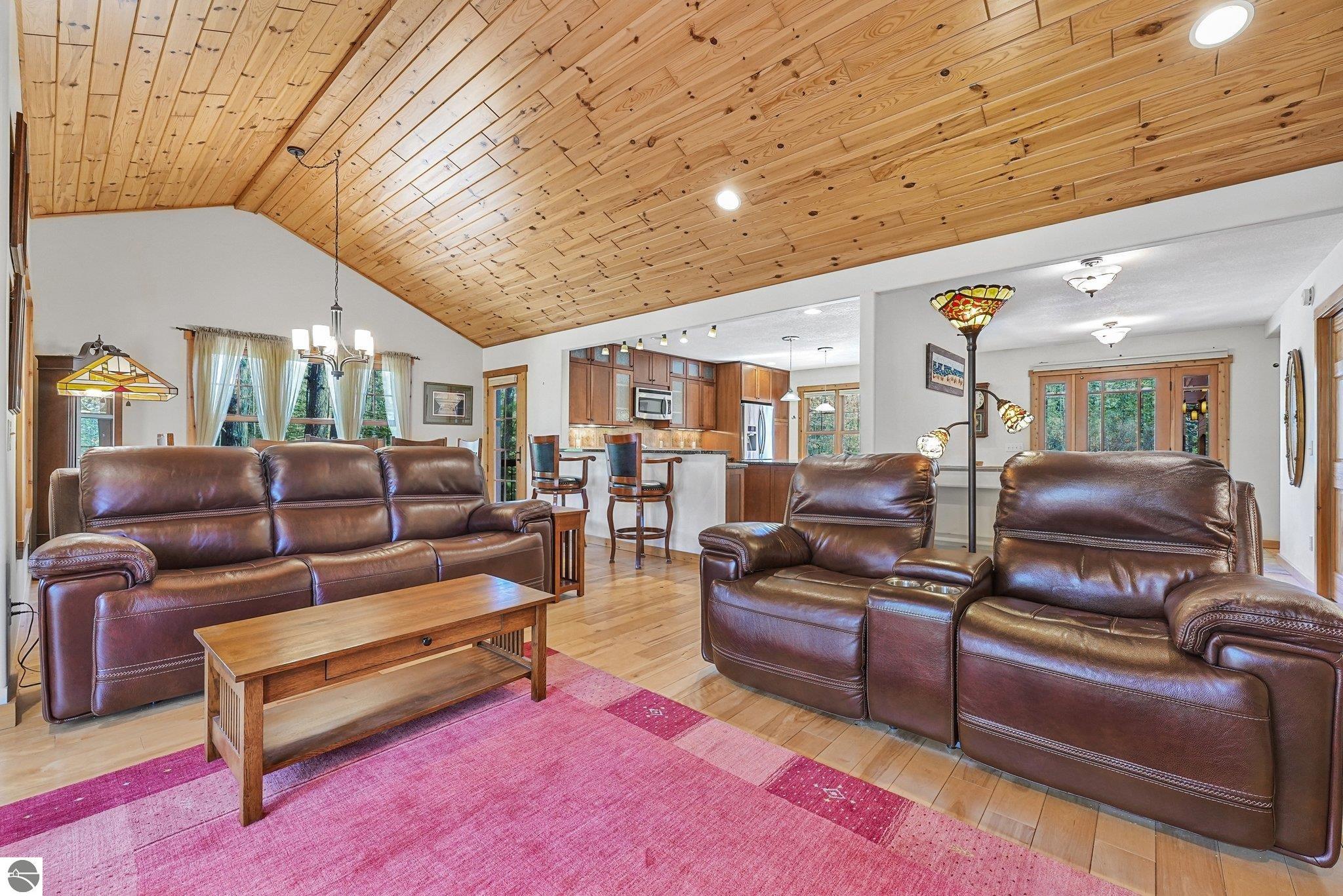 3958 Northshore Trail