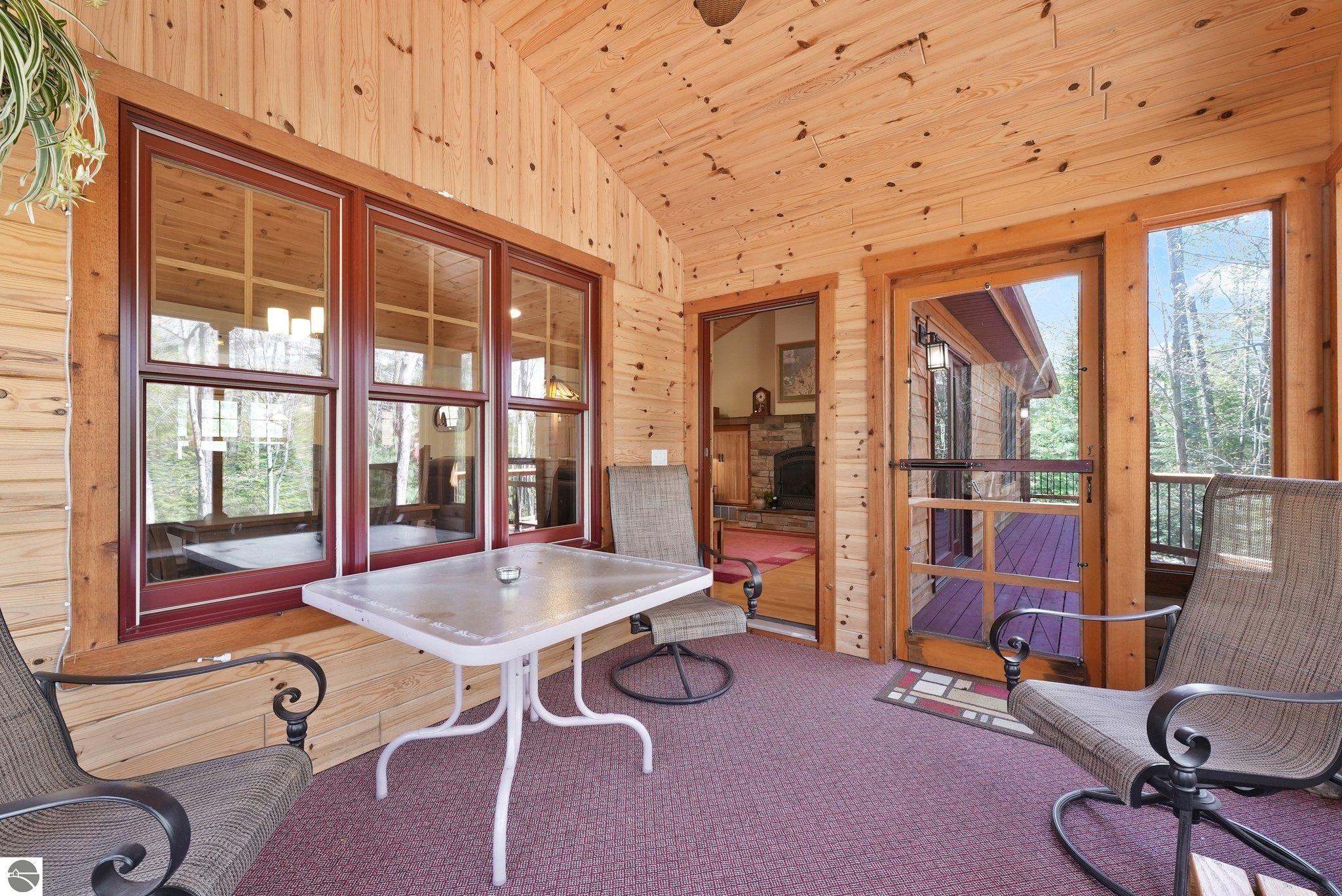 3958 Northshore Trail