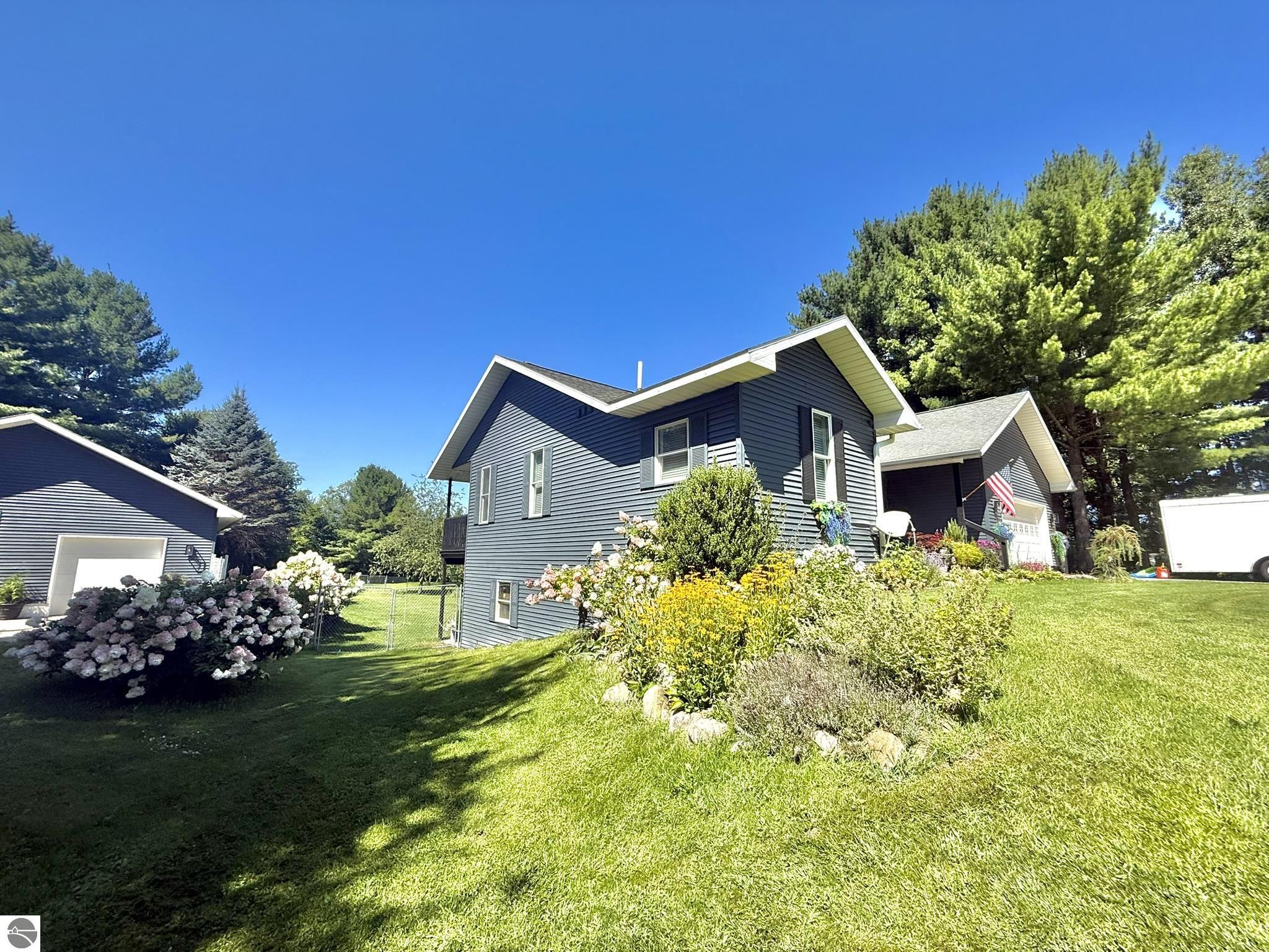 5867 Mabel Road