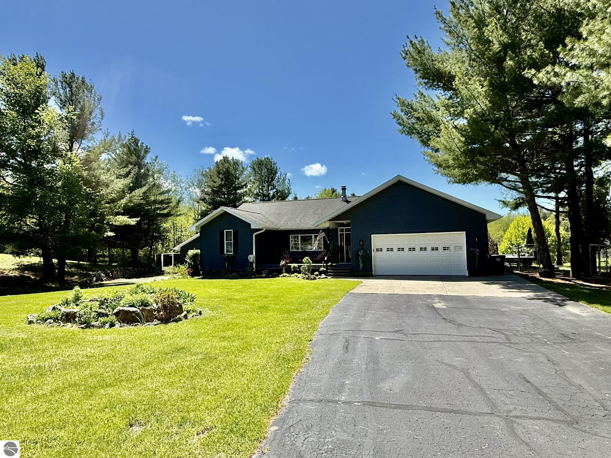 5867 Mabel Road