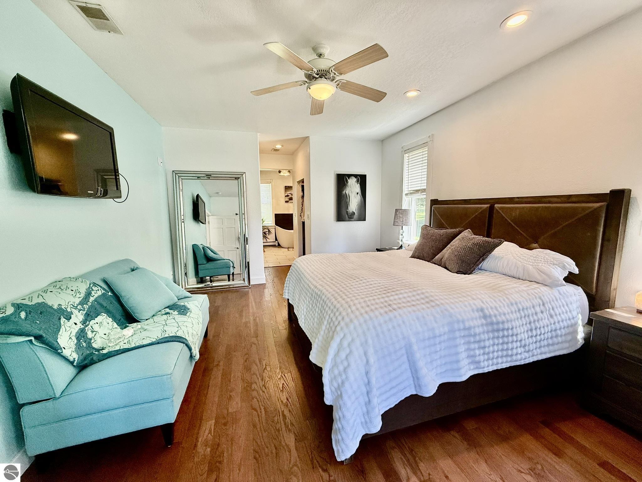 5867 Mabel Road