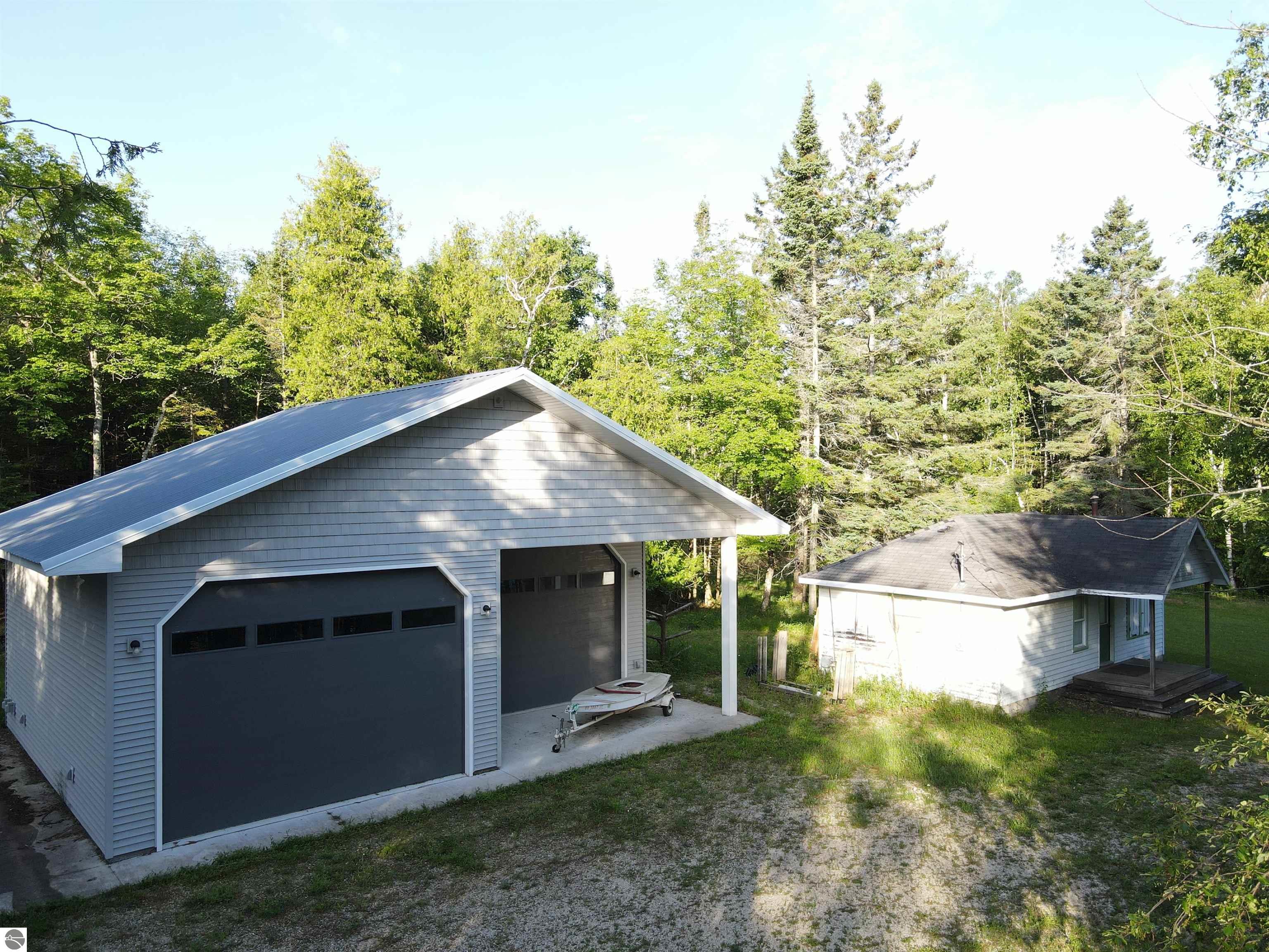 1550 Birch