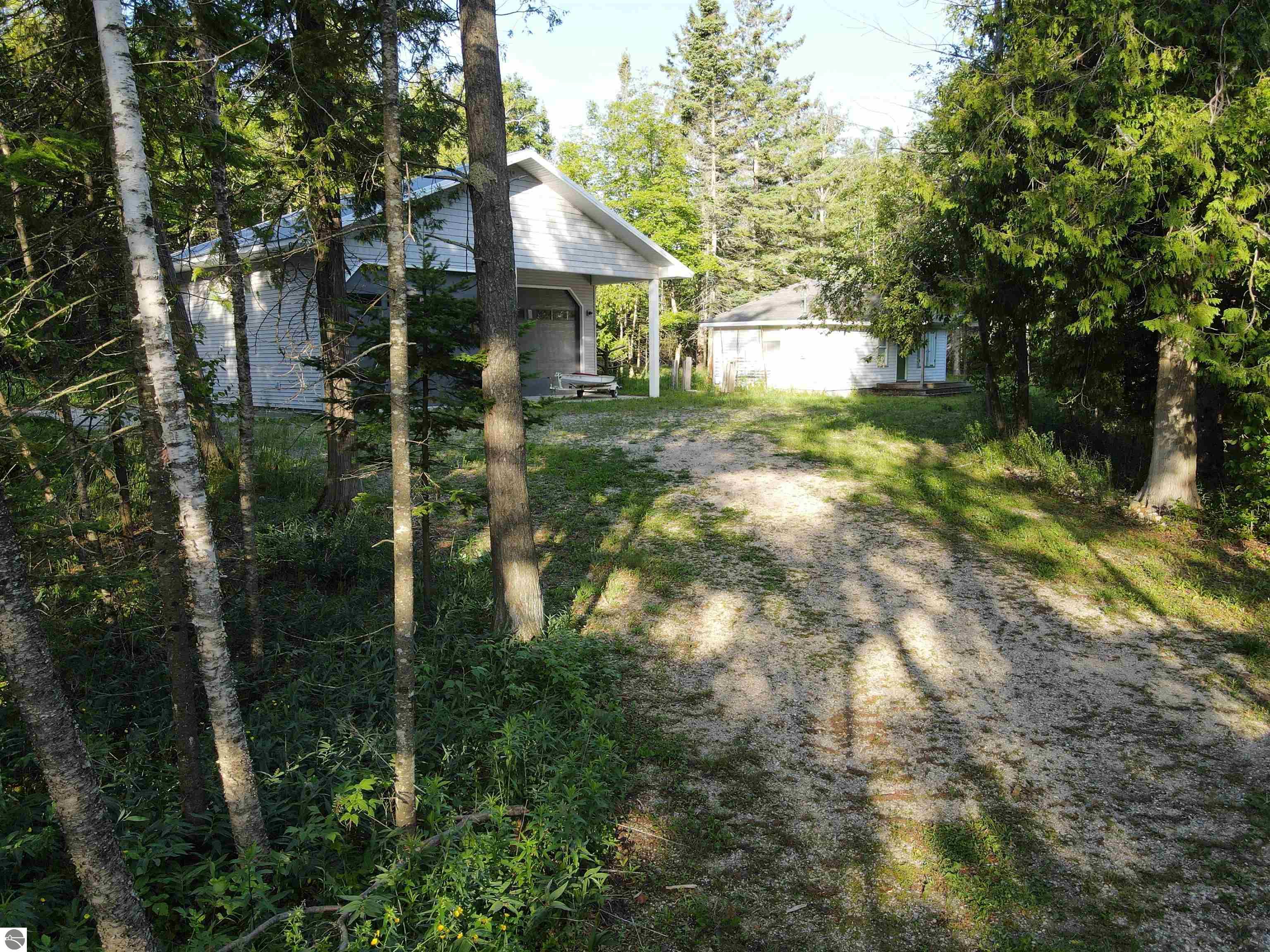 1550 Birch