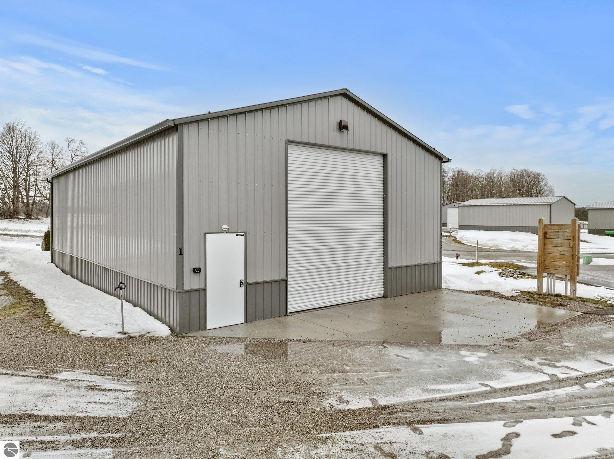2790 Lynx Lane # 1